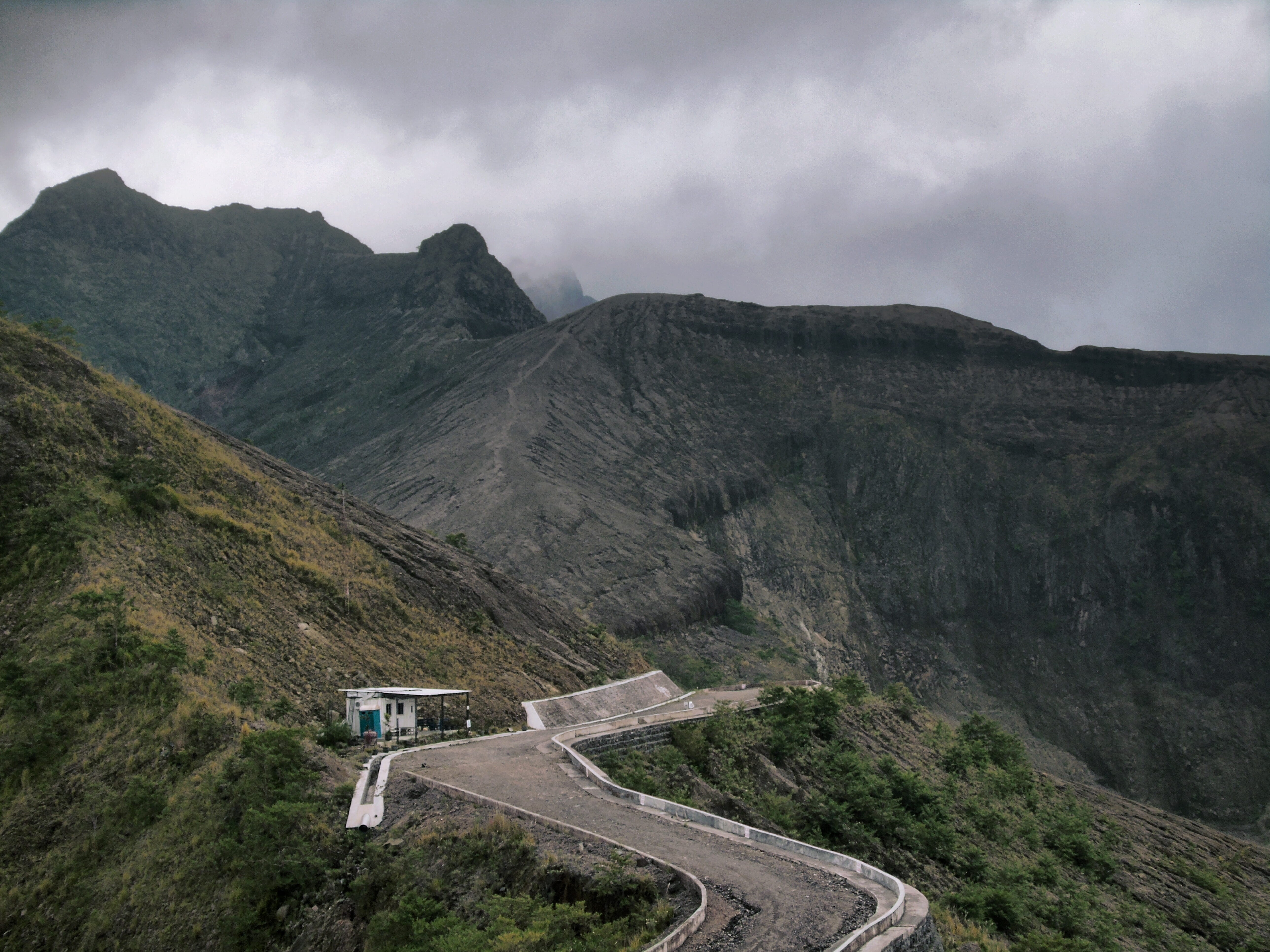 cloudy, indonesia, mist, outdoors, mountain road, cloud - sky, cloud, no people, non-urban scene, beauty in nature, mountain, tranquility, wisata gunung kelud, HD Wallpaper