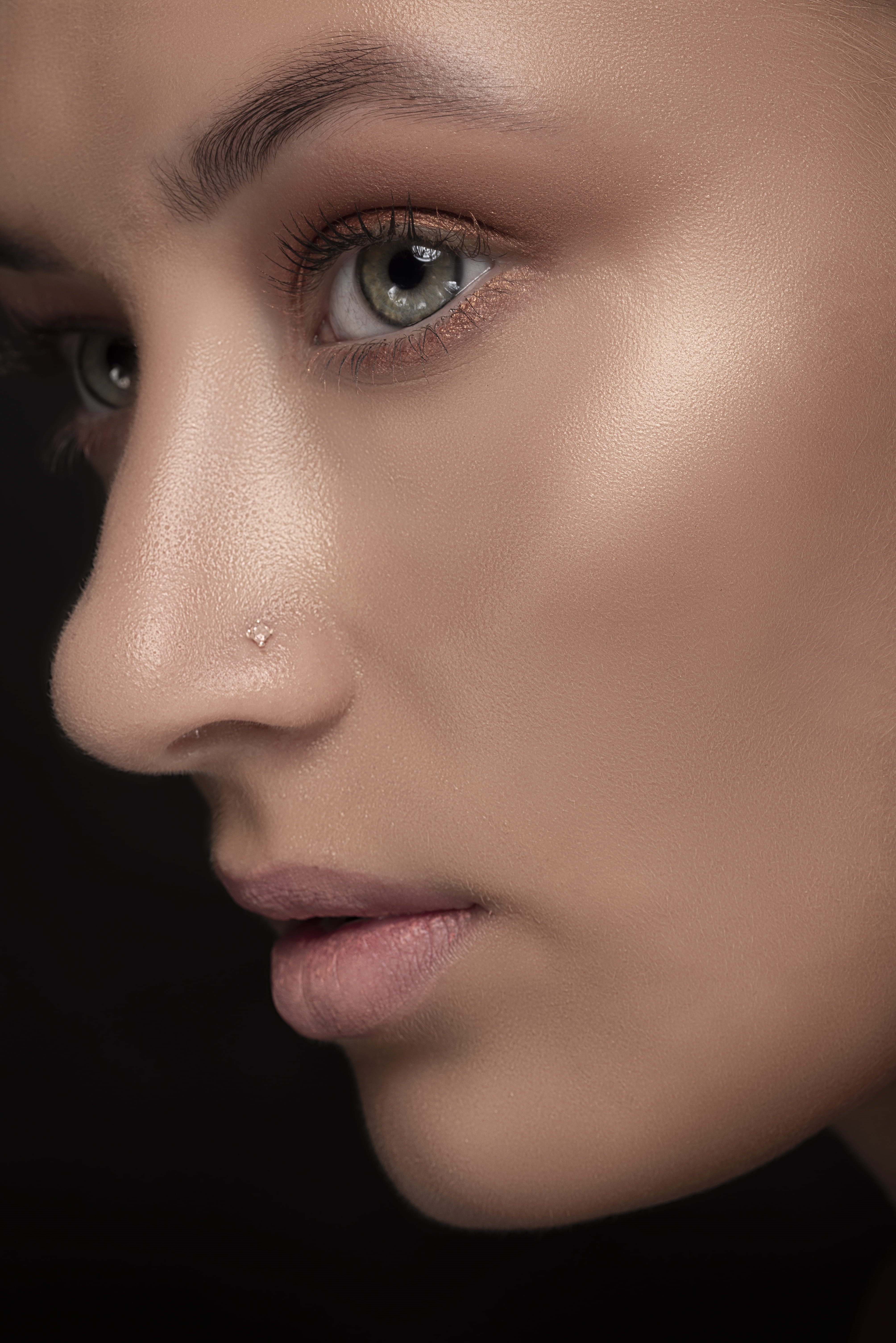 s, human body part, bird, animal, william-clark, mascara, view, crow, human face, person, finger, clothing, human lips, contact lens, females, skin, indoors, Phone HD Wallpaper