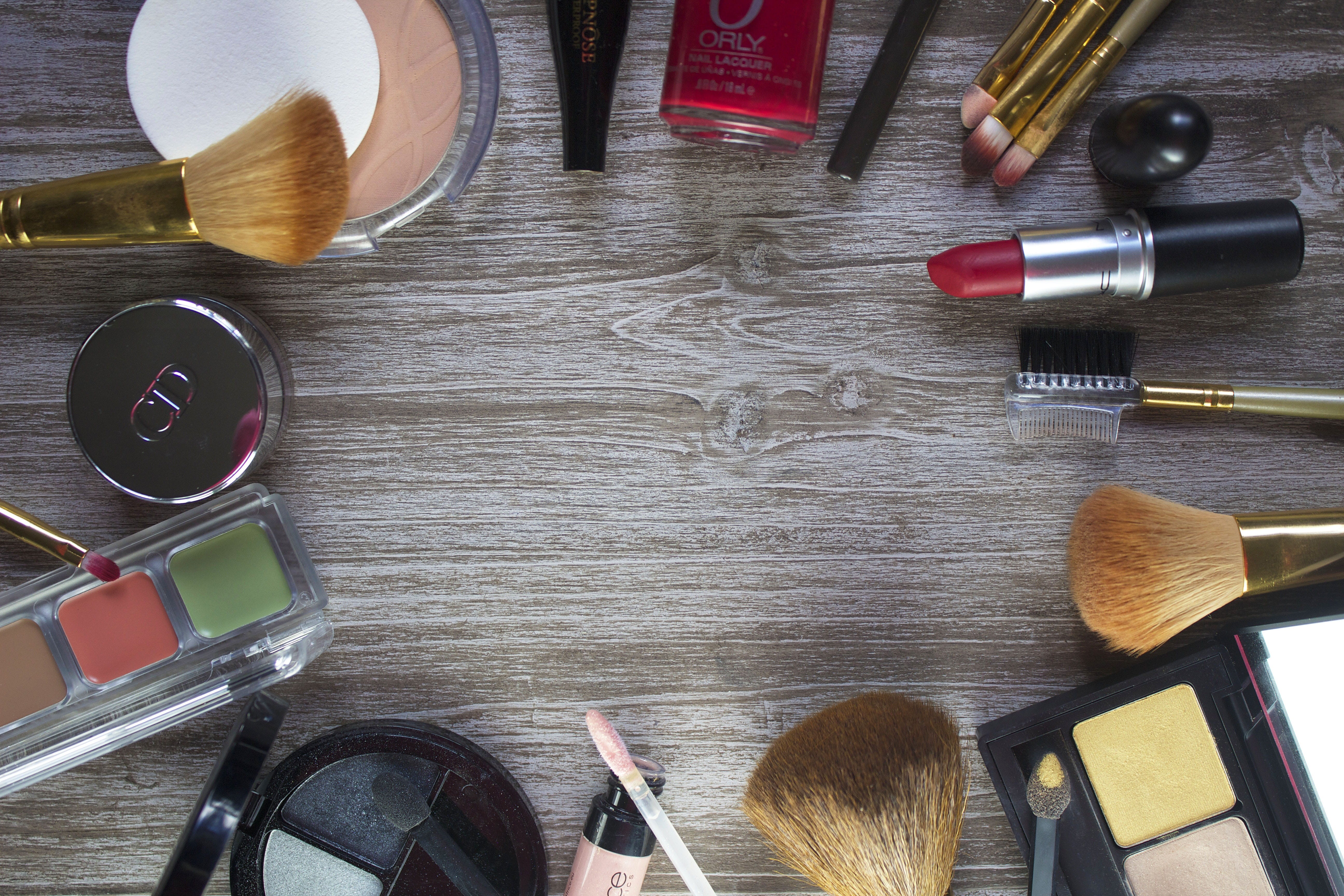 cosmetic, cosmetic products, blush - make-up, wood - material, s, wood, personal accessory, directly above, household equipment, products, day, circle, HD Wallpaper