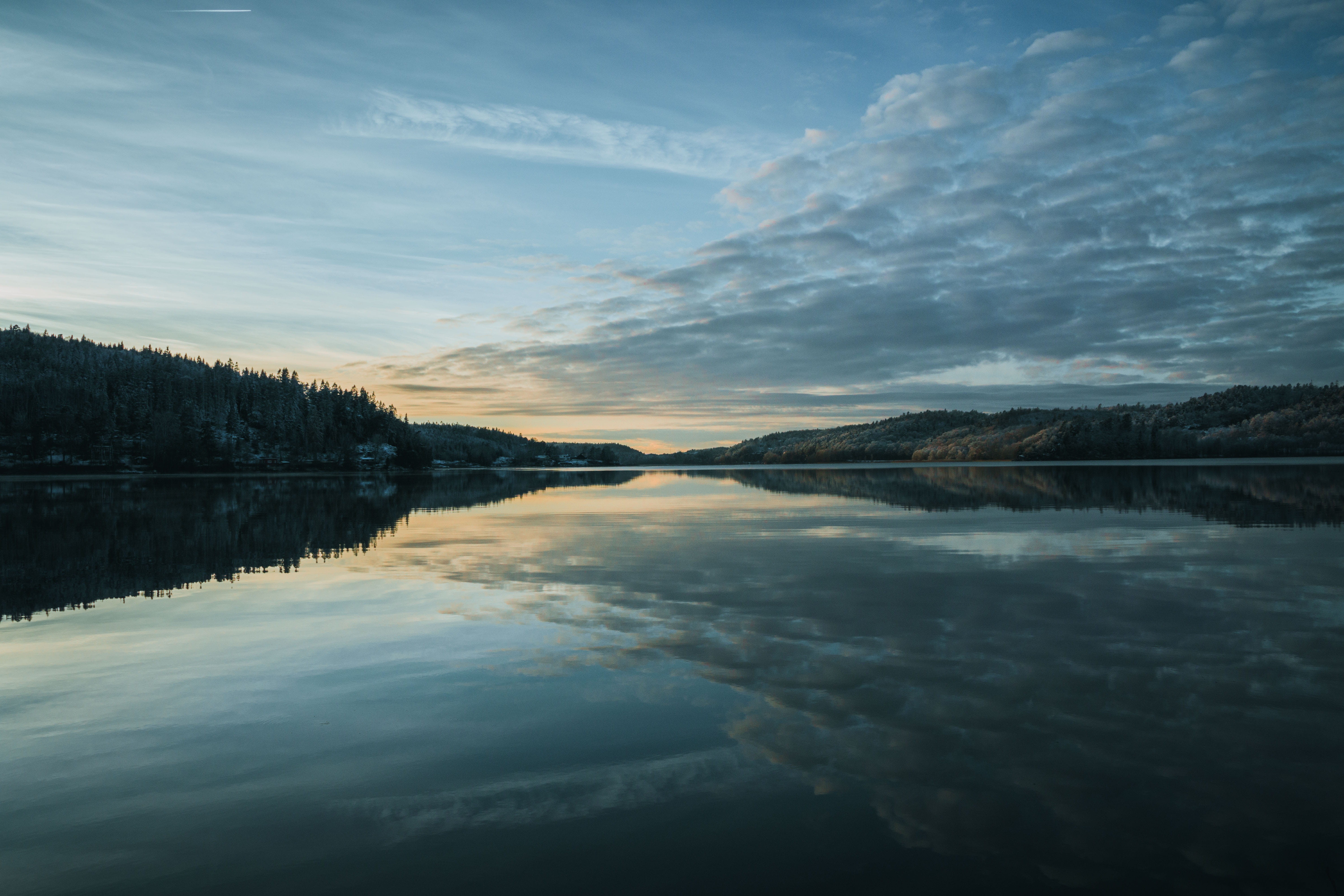 snow, 5K, tree, beauty in nature, symmetry, lake, nature, ambient, idyllic, waterfront, tranquility, scenics - nature, frozen, forest, clouds, HD Wallpaper