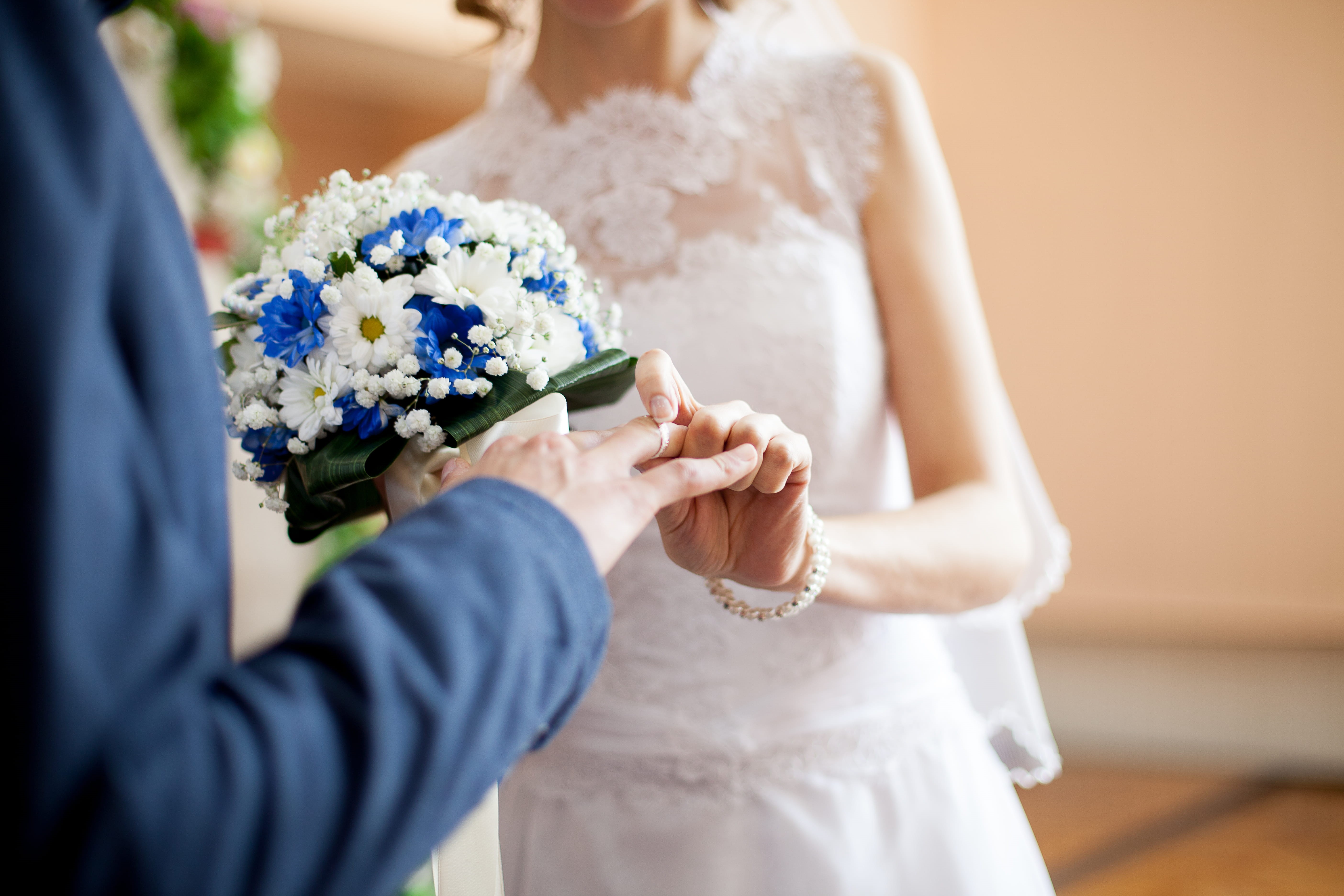 5K, couple - relationship, flowering plant, celebration, emotion, groom, wedding, newlywed, selective focus, people, flower, s, putting, hands, romantic, HD Wallpaper
