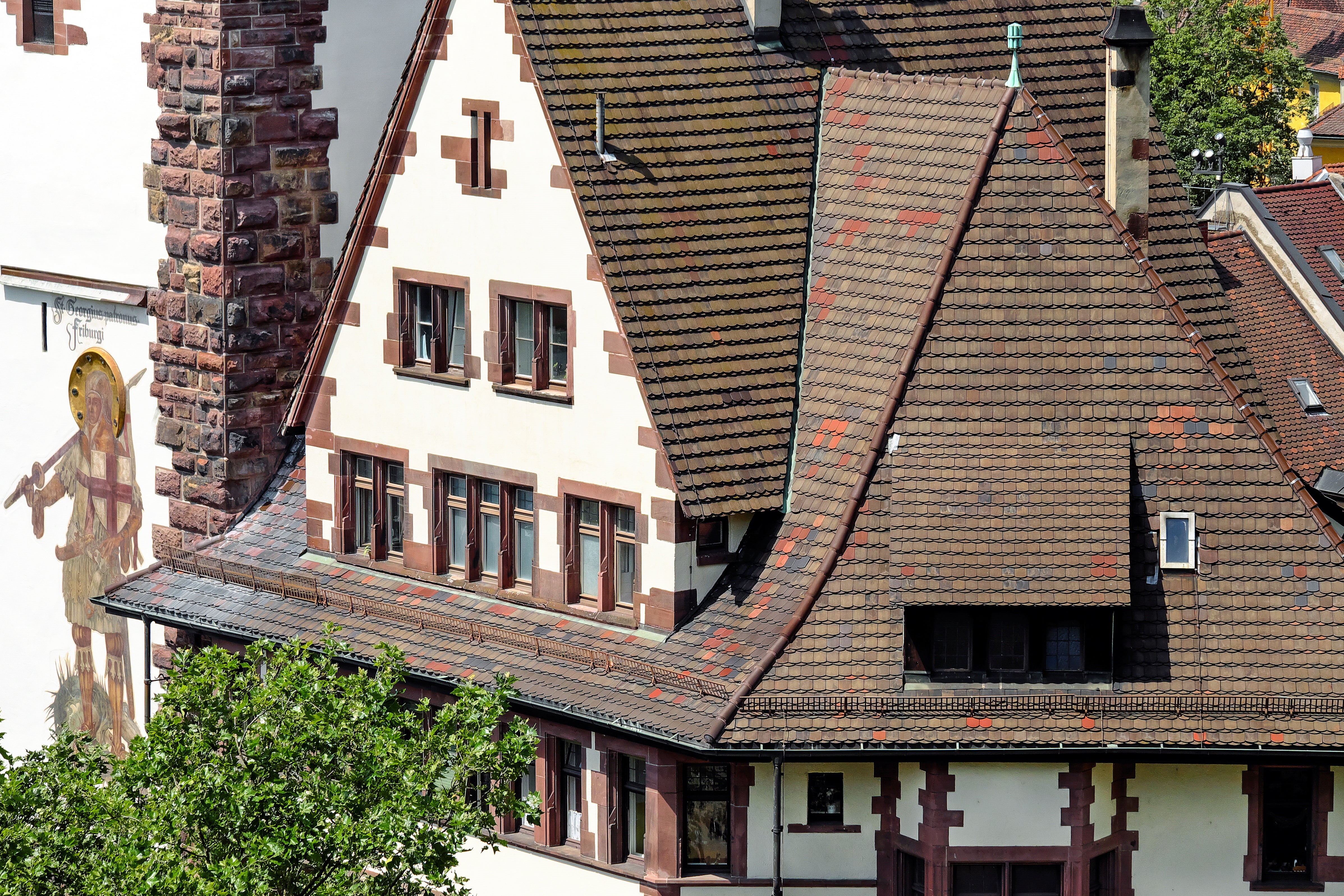 window, places of interest, home, day, roof tile, dragon slayer, plant, statue, outdoors, residential district, sunlight, tree, town, residential building, HD Wallpaper