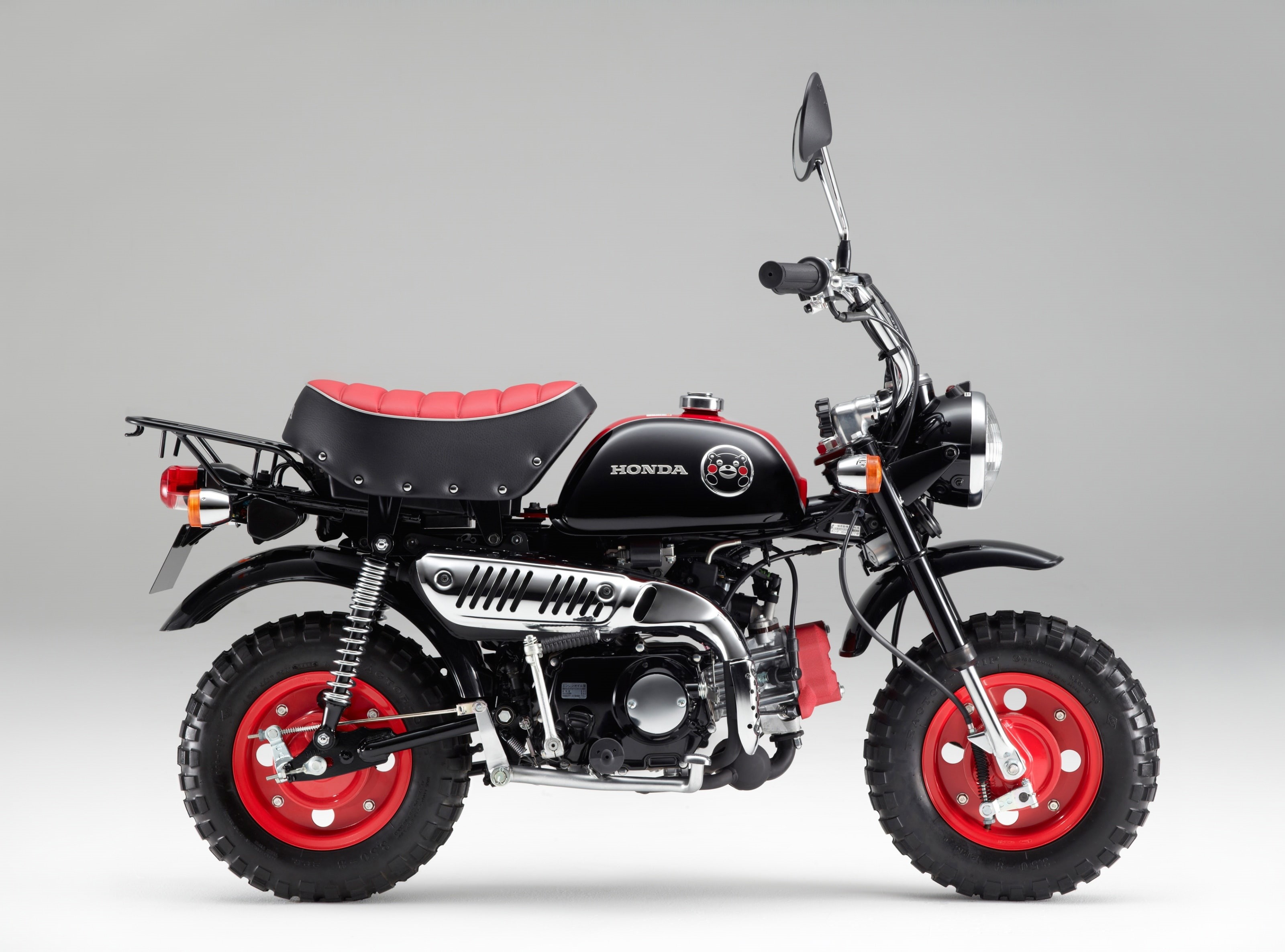 no people, white background, Motorcycles, monkey, studio shot, nature, copy space, silver colored, stationary, gray background, kumamon, red, cut out, 2K, HD Wallpaper