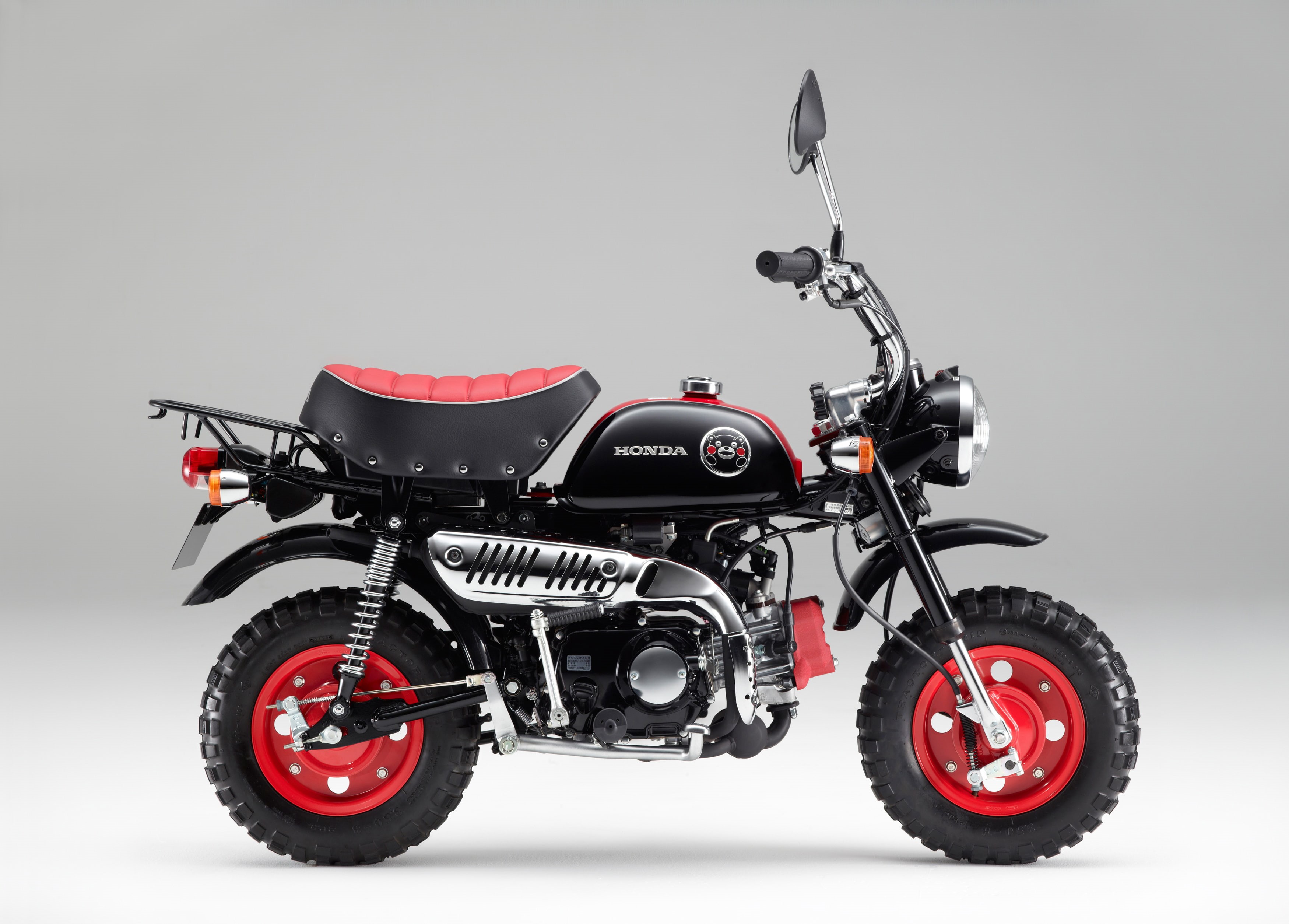 2K, indoors, red, sport, land vehicle, studio shot, stationary, gray, 2014, kumamon, retro styled, no people, mode of transportation, motorcycle, monkey, HD Wallpaper