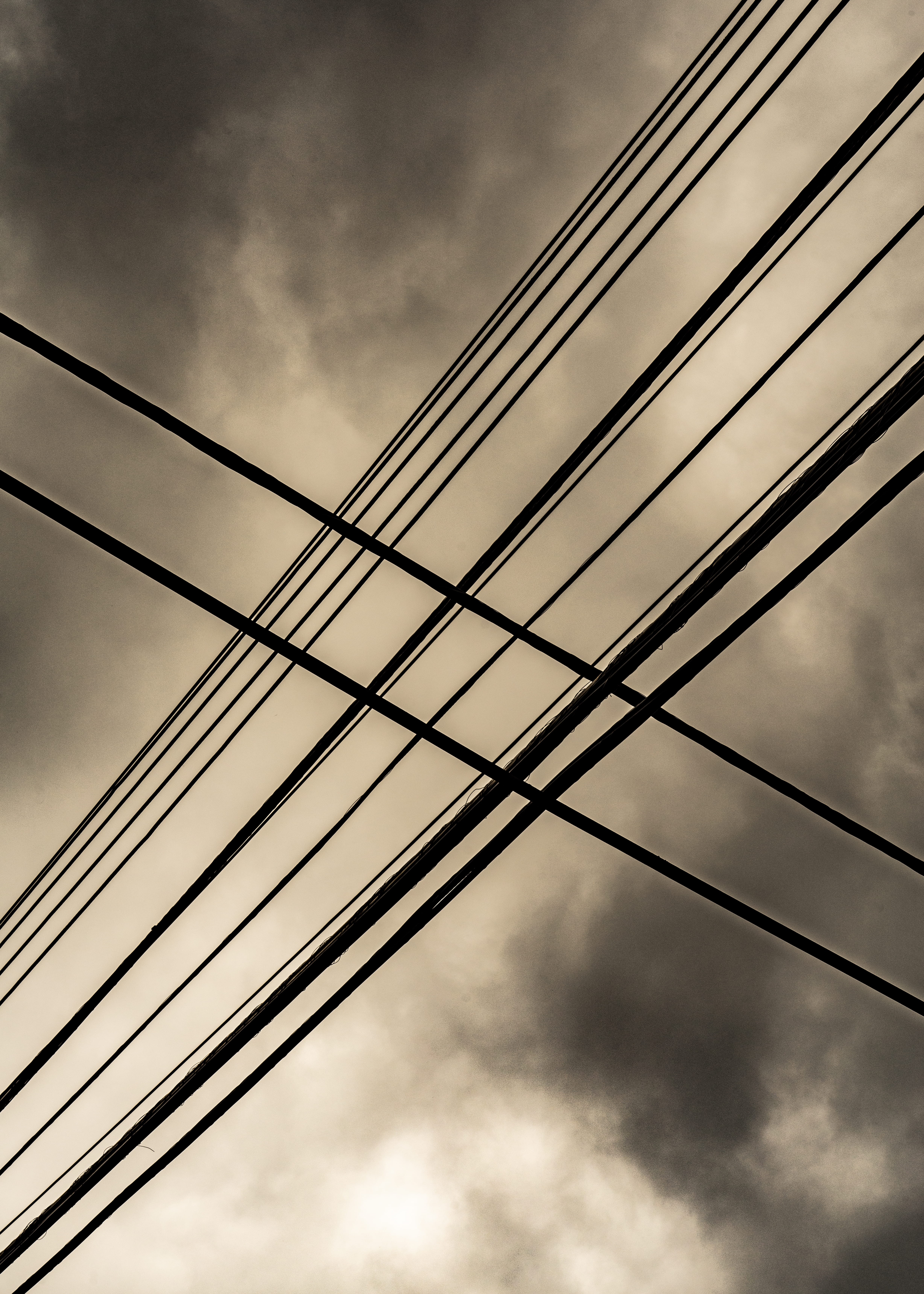 barbed wire, connection, bridge - man made structure, low angle view, austin, geometry, power supply, cloud - sky, cable, sky, no people, wire, bridge, Phone HD Wallpaper