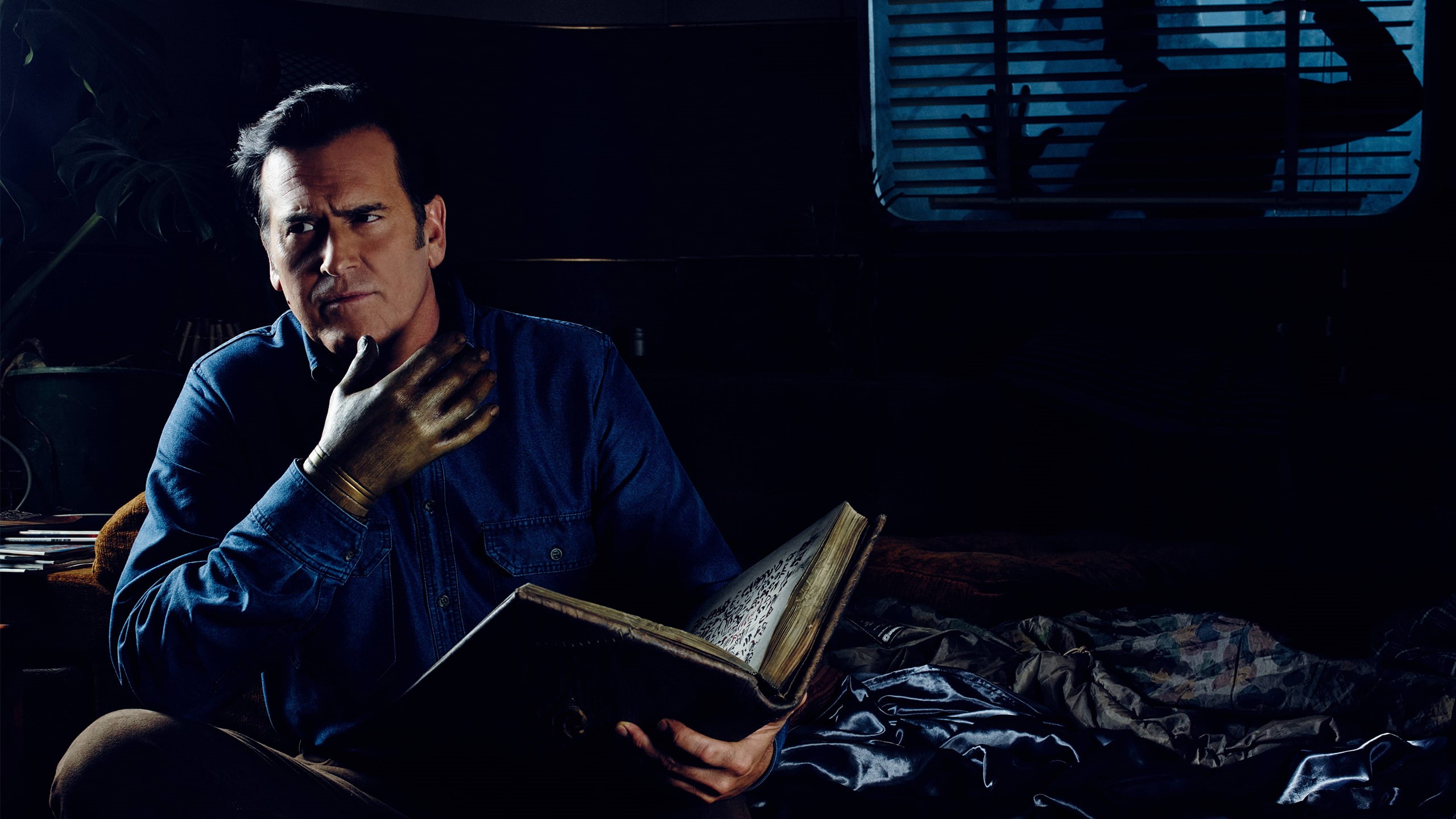 men, contemplation, 2K, mature adult, adult, portrait, three quarter length, leather, looking, relaxation, book, reading, Ash vs Evil Dead, dark, indoors, HD Wallpaper