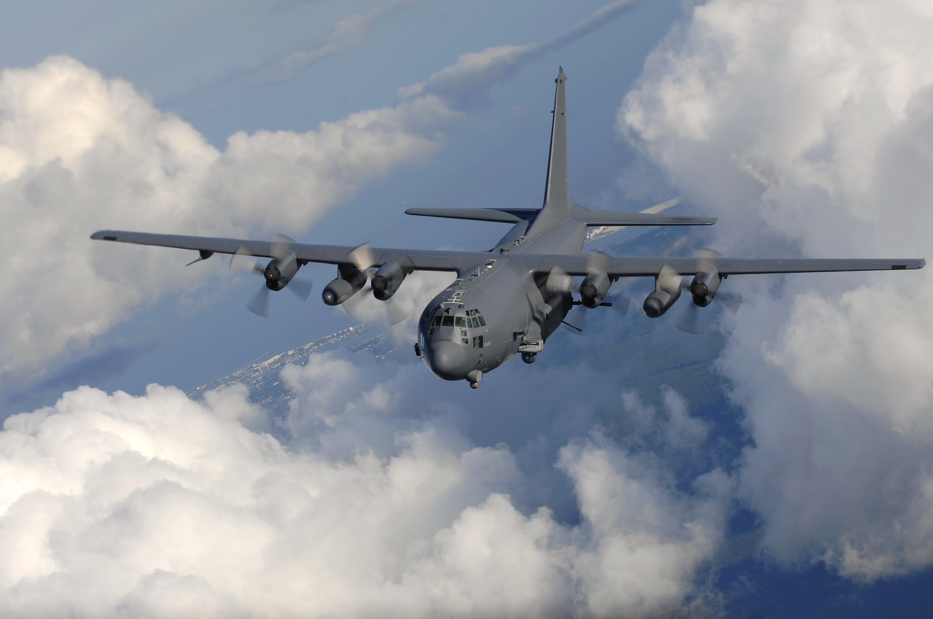 Lockheed AC-130, Close Air Support Gunship, 2K, Fixed-wing Ground-attack Gunship, HD Wallpaper