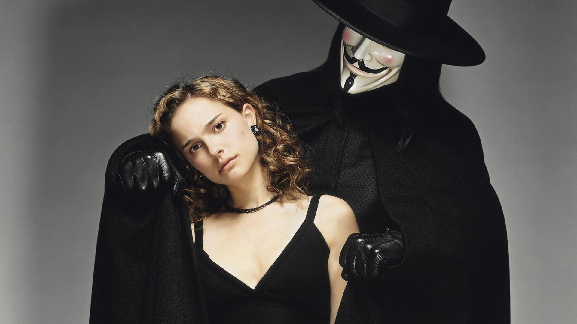 beautiful woman, women, black, fashion, looking at camera, beauty, waist up, young adult, studio shot, strap, Natalie Portman, fashion model, clothing, HD Wallpaper