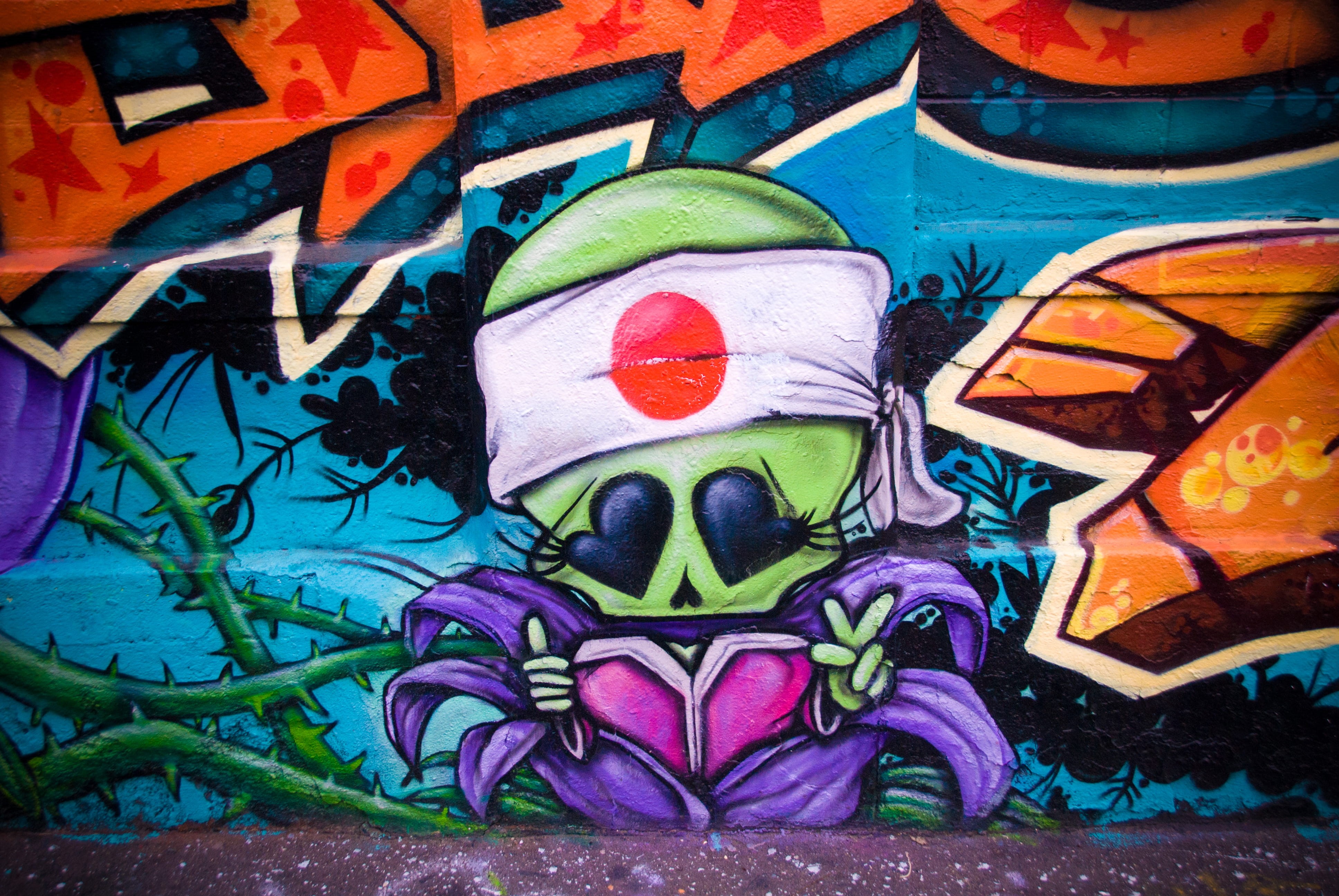 five pointz, graffiti, paint, urban, no people, new york, united states, human representation, alien, representation, multi colored, art and craft, day, HD Wallpaper