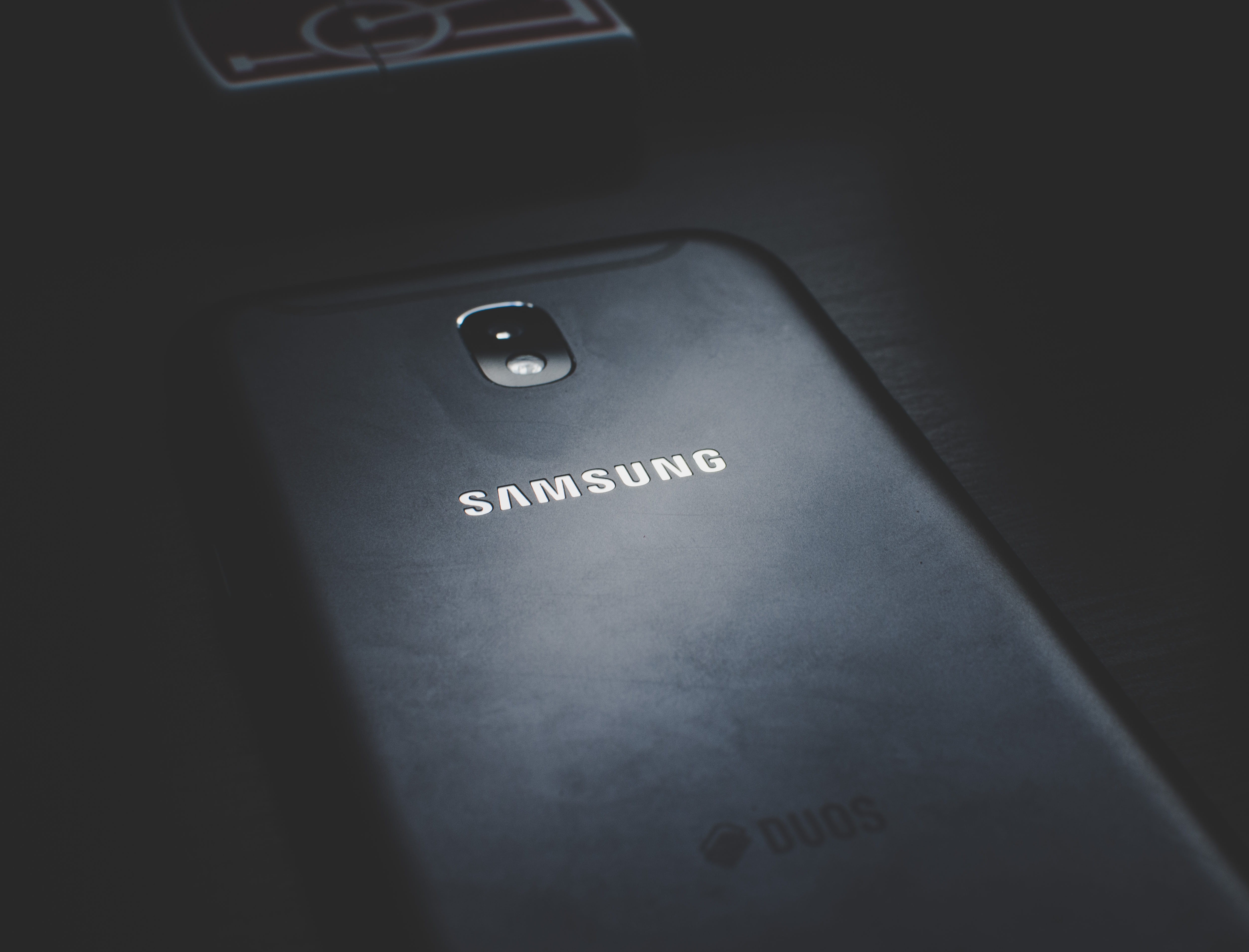 black background, control, single object, connection, smartphone, touchscreen, computer equipment, brand, wireless technology, close-up, HD Wallpaper