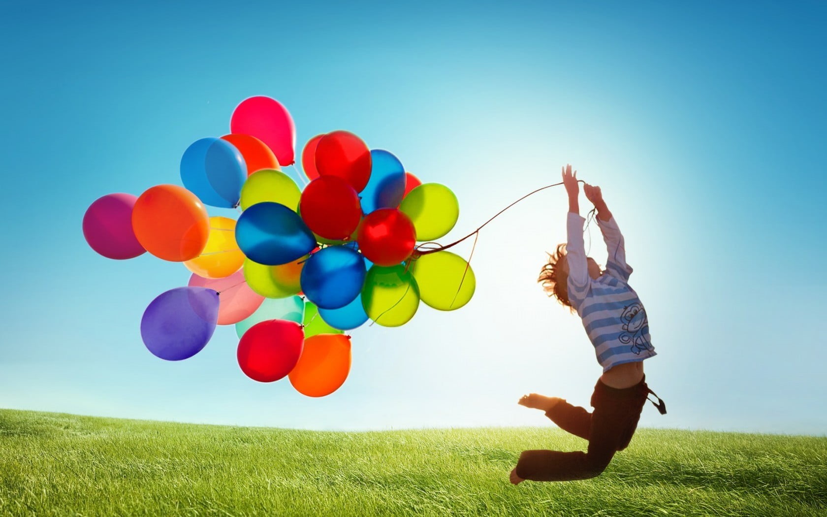 full length, nature, green color, limb, outdoors, field, day, multi colored, freedom, leisure activity, holding, human limb, jumping, 720P, balloons, mid-air, HD Wallpaper