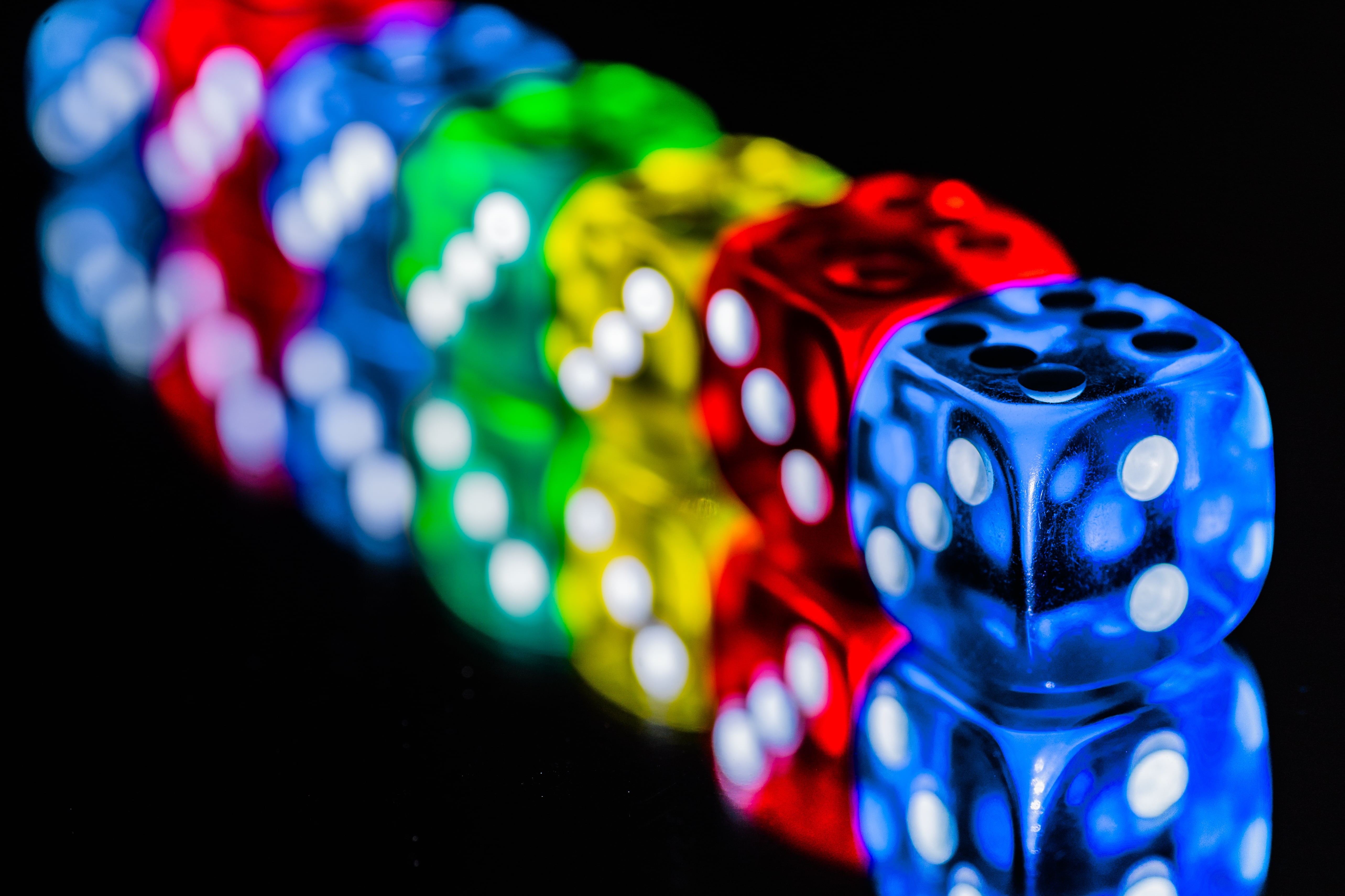 ILCE-7M2, blue, F2.8, green, Dices, surface, gambling, Bokeh, dice, 5K, Mondays, red, HMM, 90mm, Tamron, All in a Row, Colorful, blue, leisure Games, Macro, HD Wallpaper