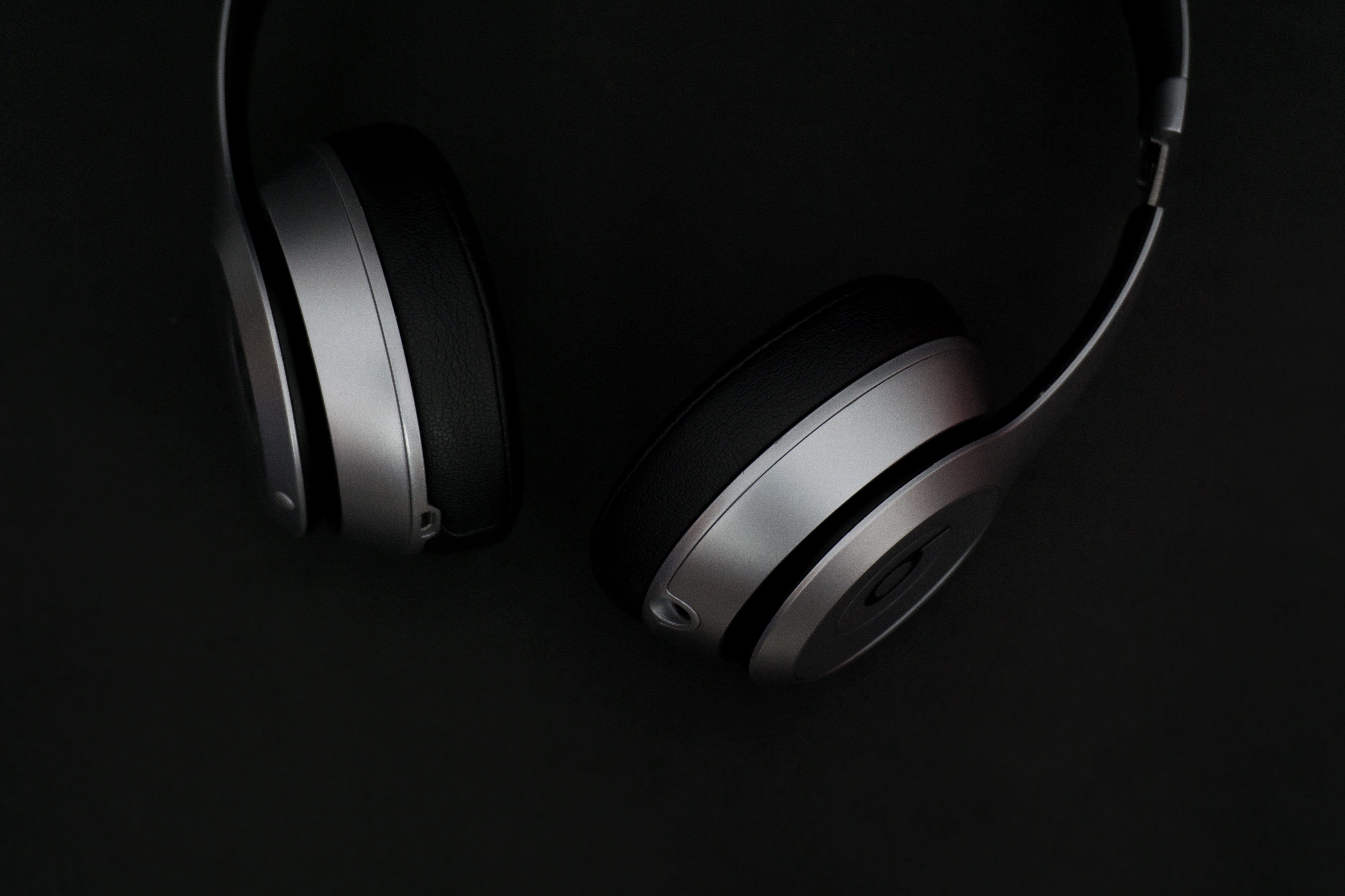 Music, no people, arts culture and entertainment, background, input device, studio shot, noise, headphones, technology, close-up, photography themes, indoors, HD Wallpaper