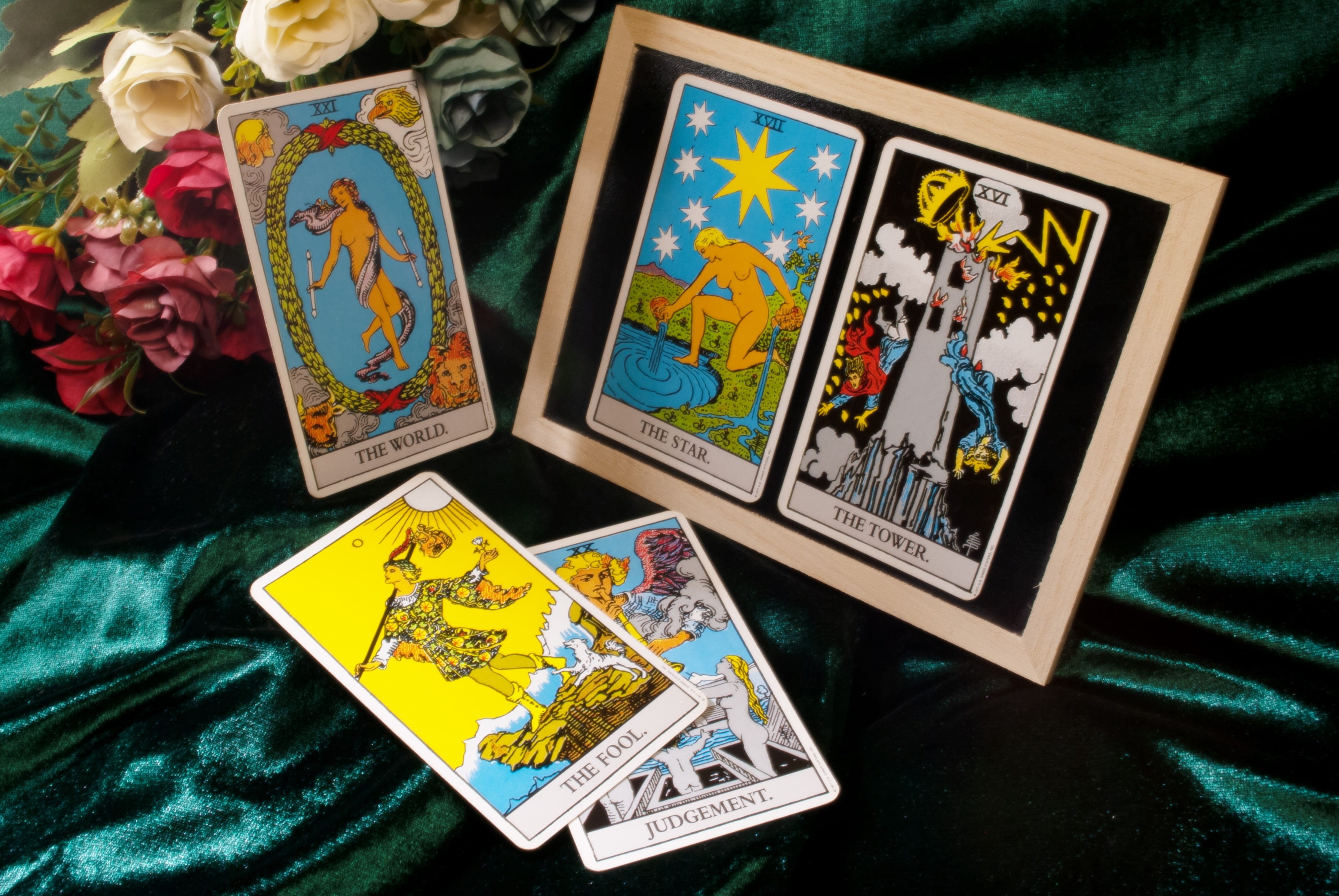 spiritual, fortune-telling, picture frame, male likeness, human representation, 2K, magic, tarot, activity of mankind born out of struggle between wisdom and madness, HD Wallpaper