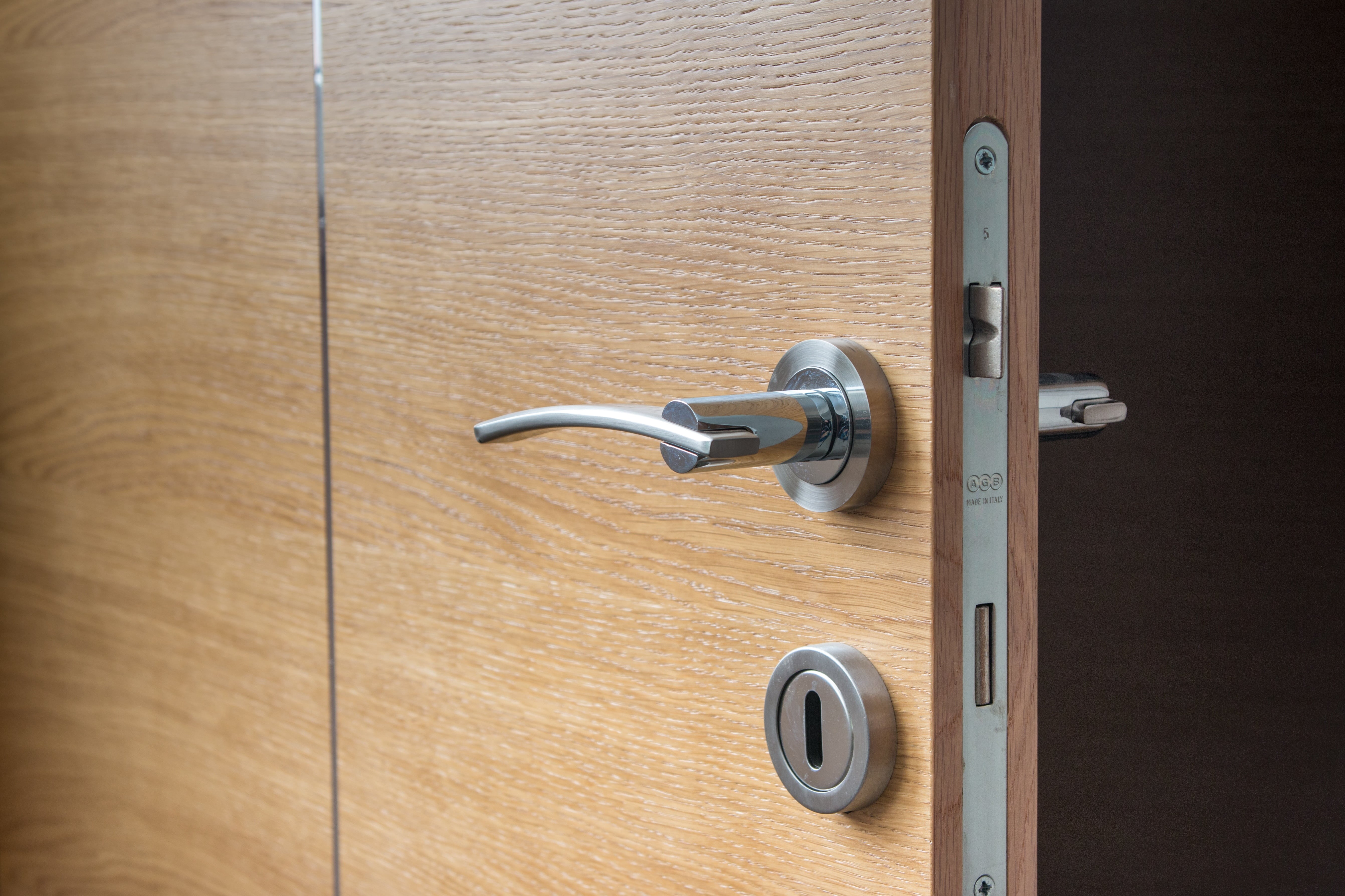 domestic, silver colored, protection, doorknob, open, colored, concepts, closed, safety, lever, knob, latch, office, chrome, background, doorway, no people, HD Wallpaper