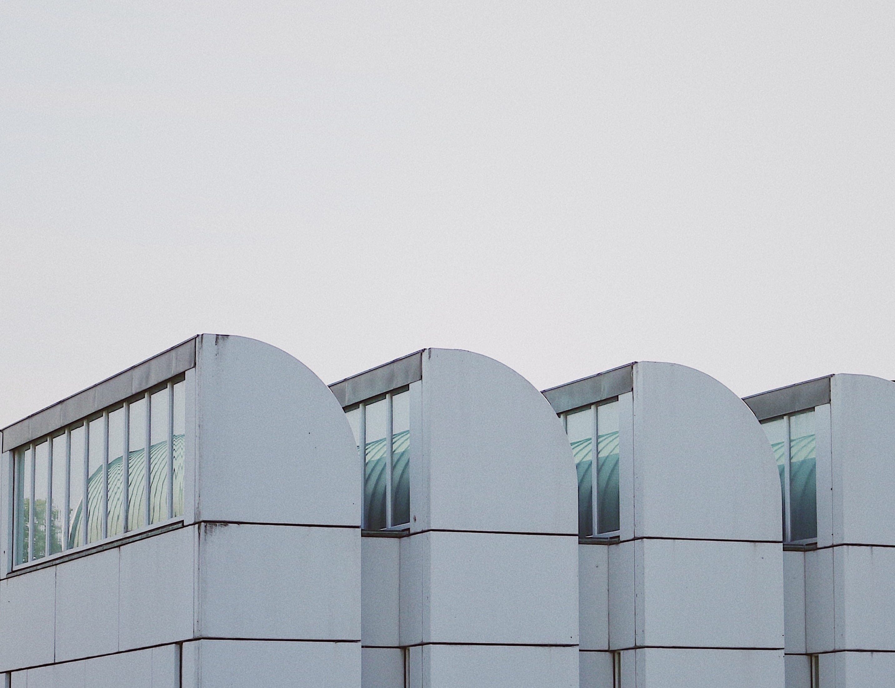 no people, bauhaus archive, wall, built structure, concrete, home decor, office, building exterior, silhouette, clear sky, in a row, modern, bird, nature, HD Wallpaper