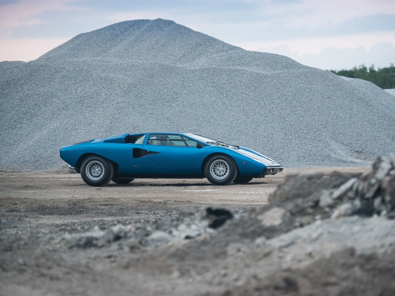 blue, no people, nature, transportation, mode of transportation, tranquility, road, small, mountain, Lamborghini Countach, land, selective focus, luxury, HD Wallpaper