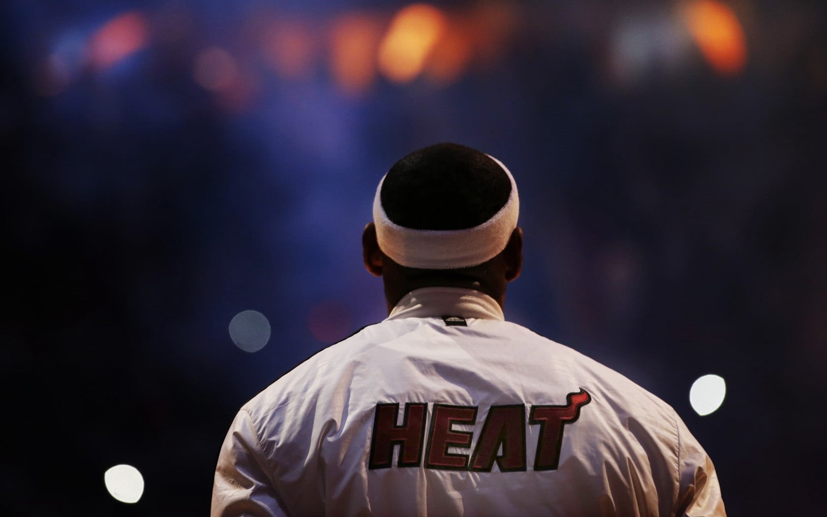 jacket, law, professional Sport, men, competition, miami heat, occupation, arts culture and entertainment, clothing, sports Clothing, ball, action, white, HD Wallpaper