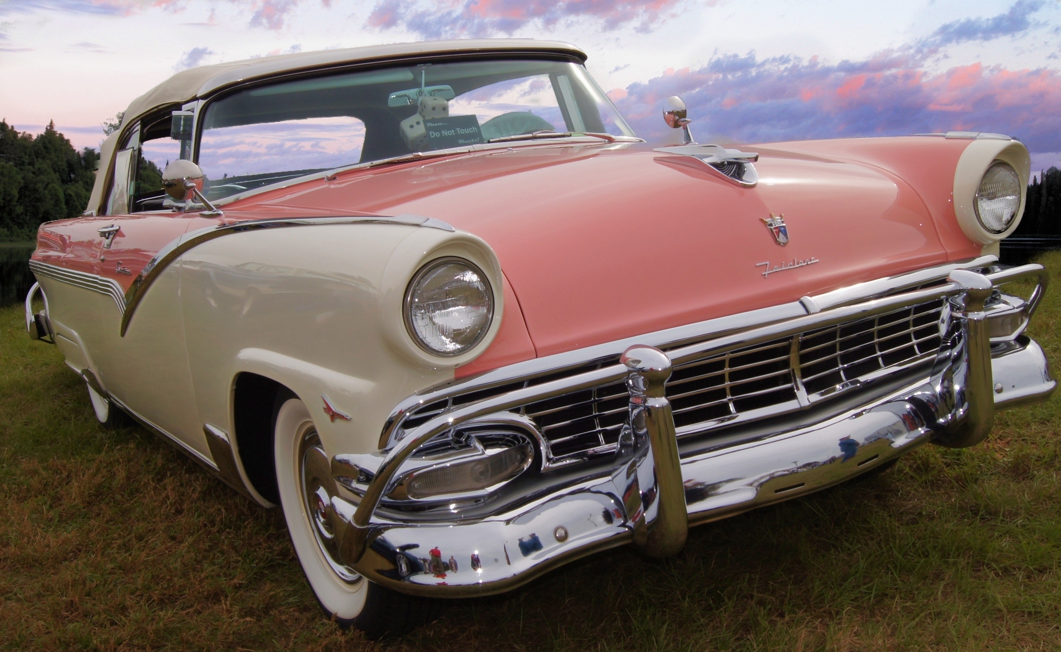sky, transportation, motor vehicle, vintage, white, pink, antique, vintage Car, grass, 2K, outdoors, old, collector, mode of transportation, classic car, HD Wallpaper