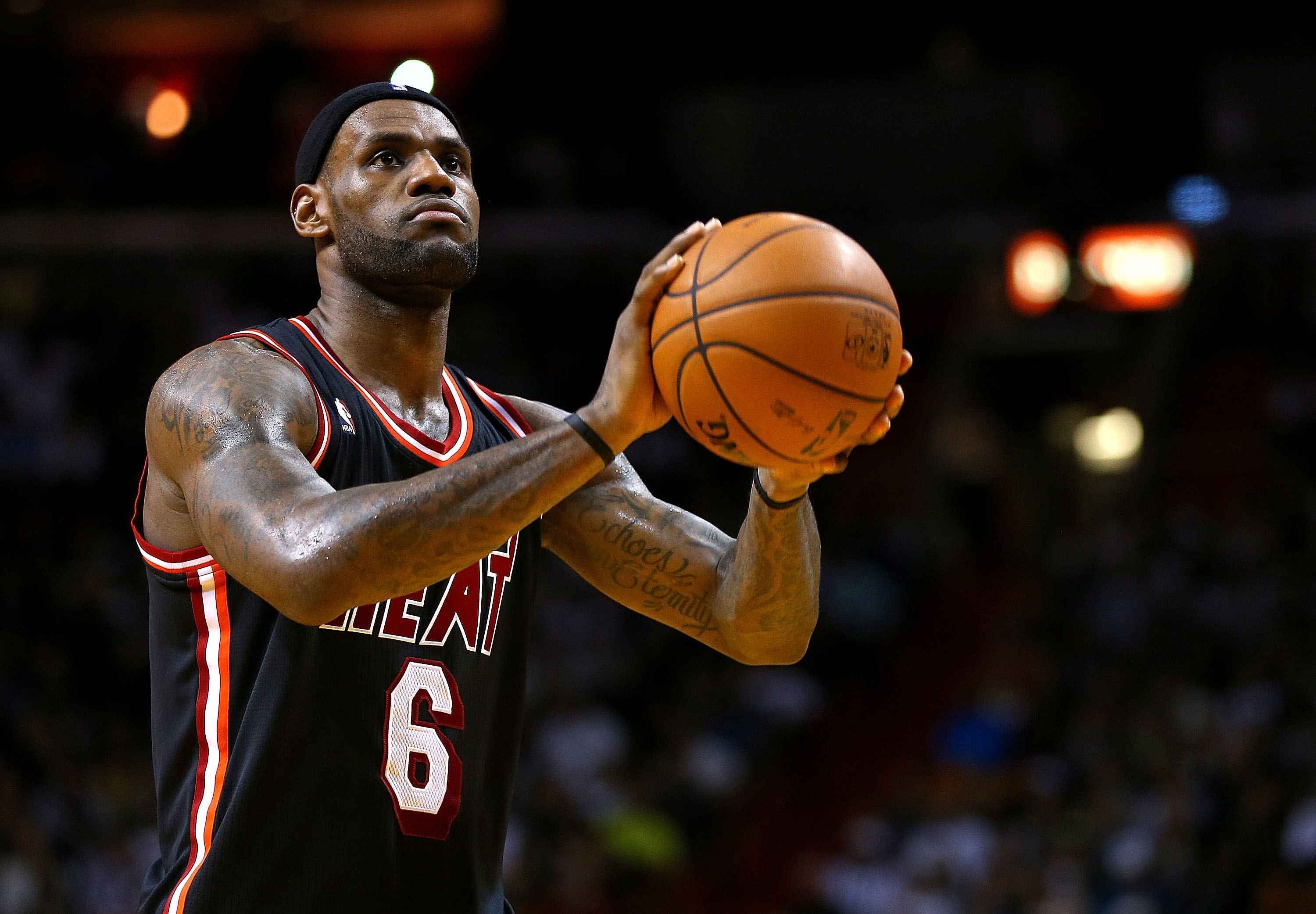 2K, clothing, team Sport, practicing, sportsman, people, nba, lebron, young Men, lebron james, playing, team, determination, african Descent, muscular Build, HD Wallpaper