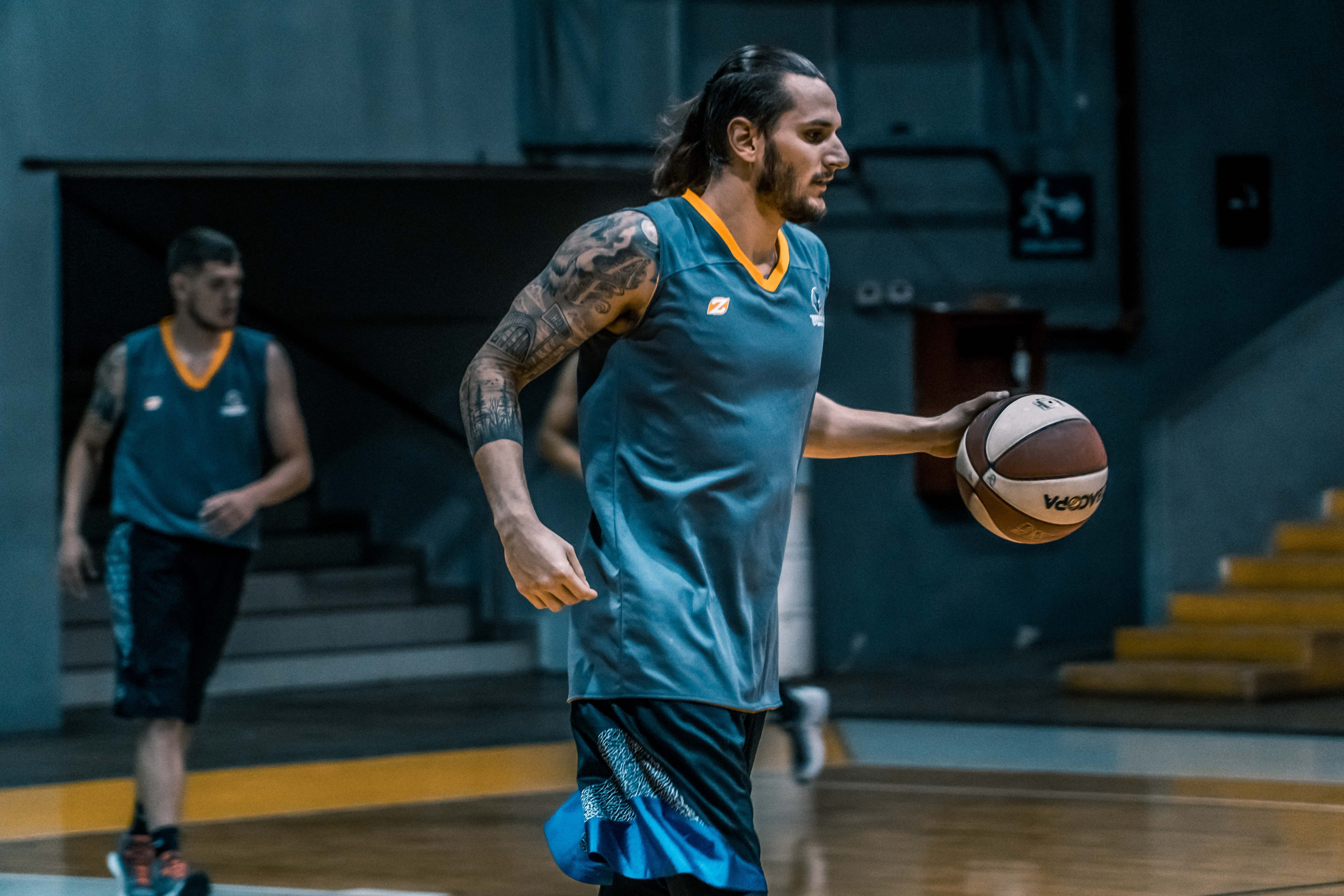 court, indoors, competition, activity, uniform, tattoo, 5K, mid adult, clothing, athletes, athlete, man, basketball - ball, game, effort, young adult, HD Wallpaper