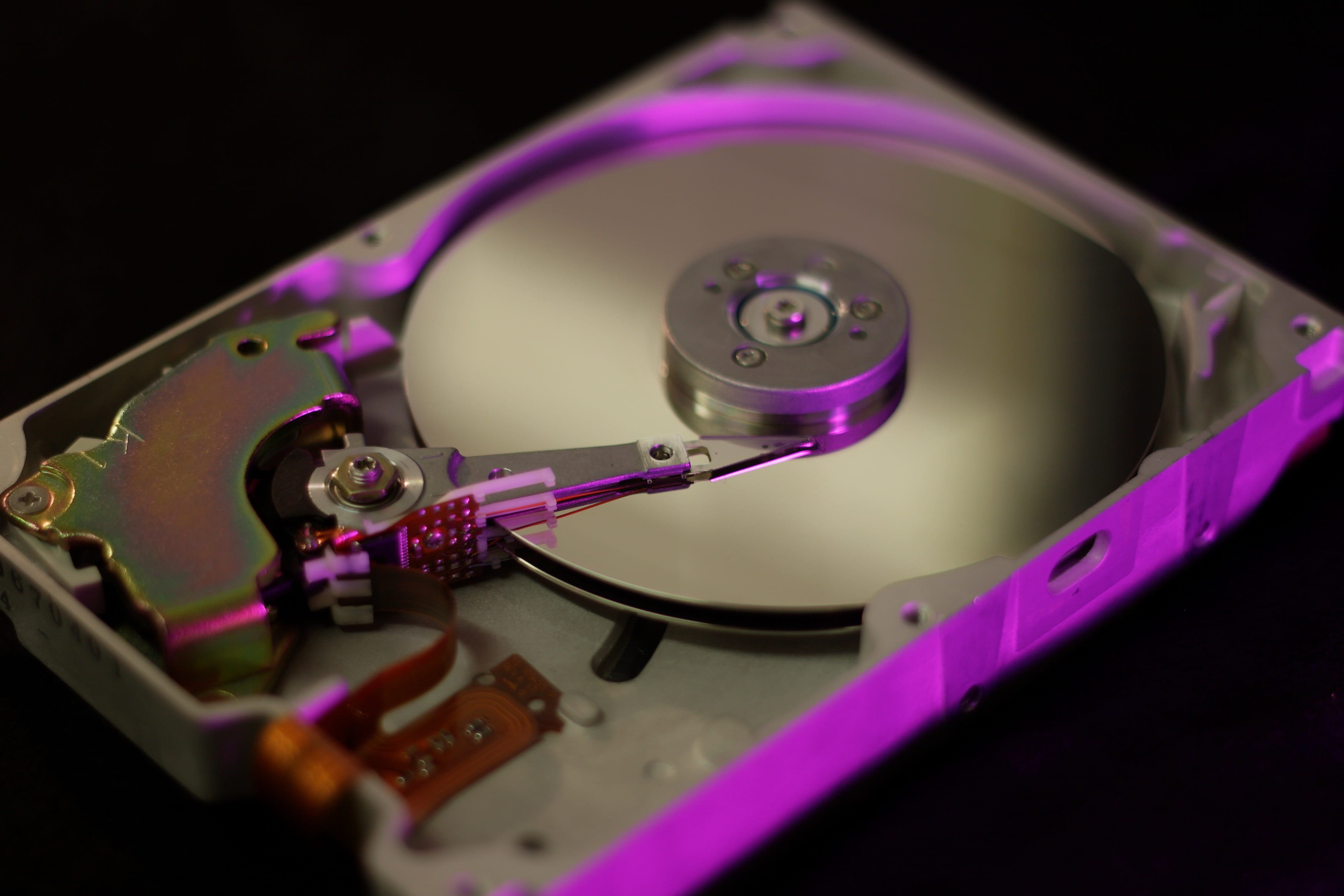 close-up, connection, computer equipment, disk, electrical equipment, studio shot, metal, selective focus, backup, healthcare and medicine, hard, equipment, HD Wallpaper