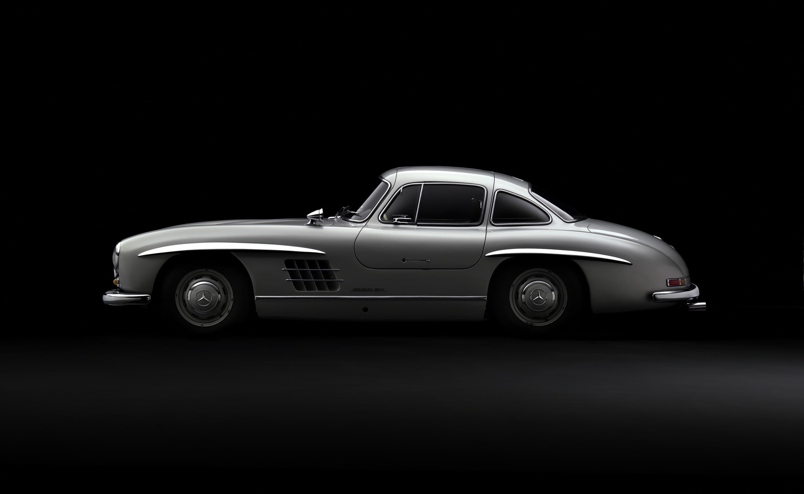 gullwing, silver colored, indoors, black background, mercedes benz gullwing, mercedes benz 300sl, sls, mercedes benz 300sl gullwing, Classic Cars, classic, HD Wallpaper