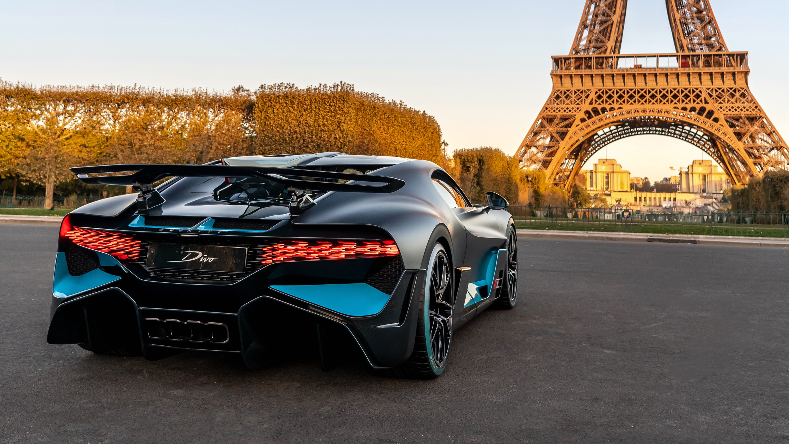 travel destinations, mode of transportation, 2018 cars, the past, no people, tree, city, hd, outdoors, land vehicle, tourism, 2K, cars, bugatti, bugatti divo, HD Wallpaper