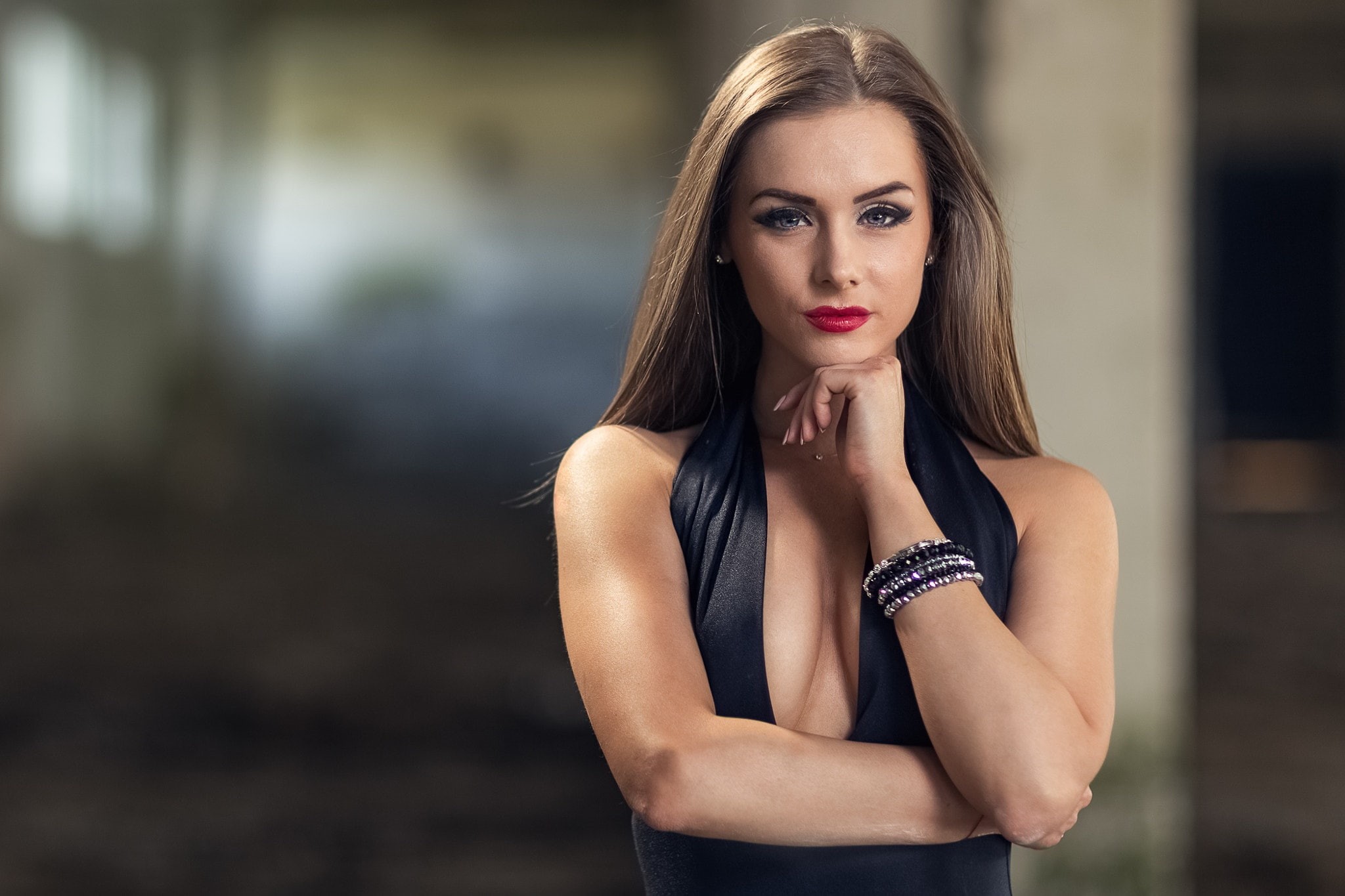 1080P, one person, young adult, long hair, hairstyle, arms crossed, portrait, beauty, looking at camera, depth of field, adult, hair, young women, standing, HD Wallpaper
