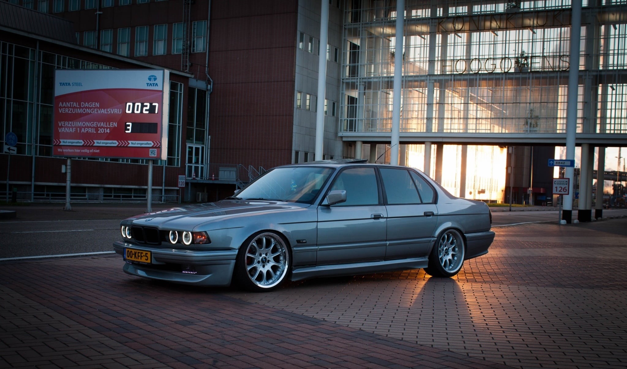 communication, Drives, BMW, built structure, engine, modern, Tuning, building exterior, editorial, no People, western script, urban Scene, headlight, mode of Transport, HD Wallpaper