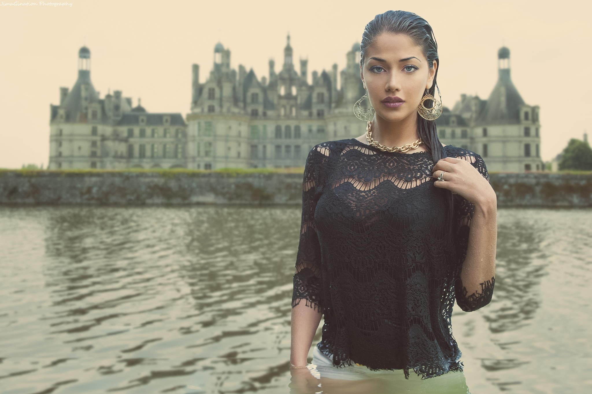 1080P, outdoors, front view, casual clothing, looking at camera, water, s, architecture, blouse, wet body, three quarter length, built structure, beautiful woman, HD Wallpaper