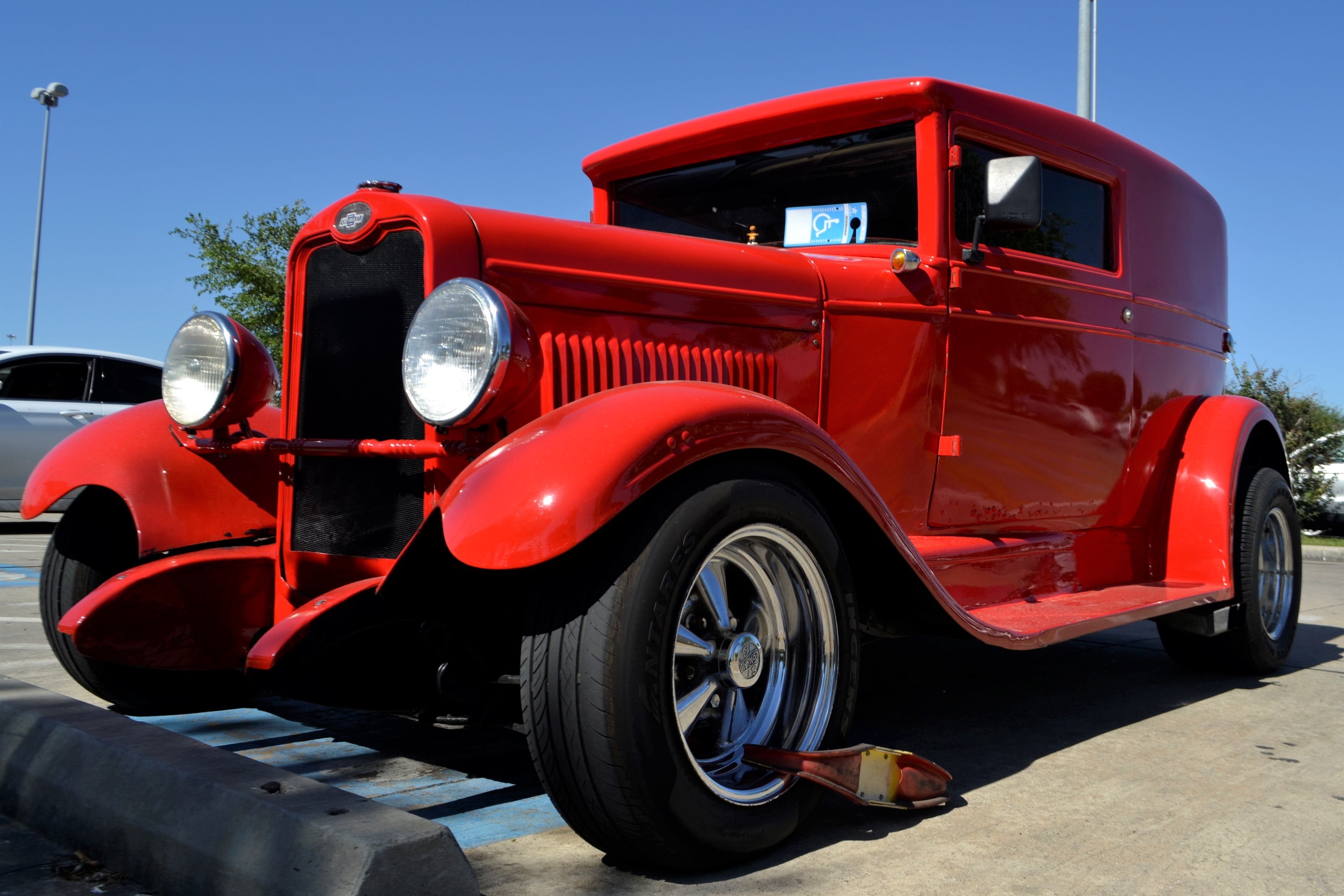 lamp, magnificent, cripple, tire, colorful, engine, lifestyle, focus, gangster, handicapped, restored, design, parking lot, impared, chevrolet, commercial land vehicle, HD Wallpaper