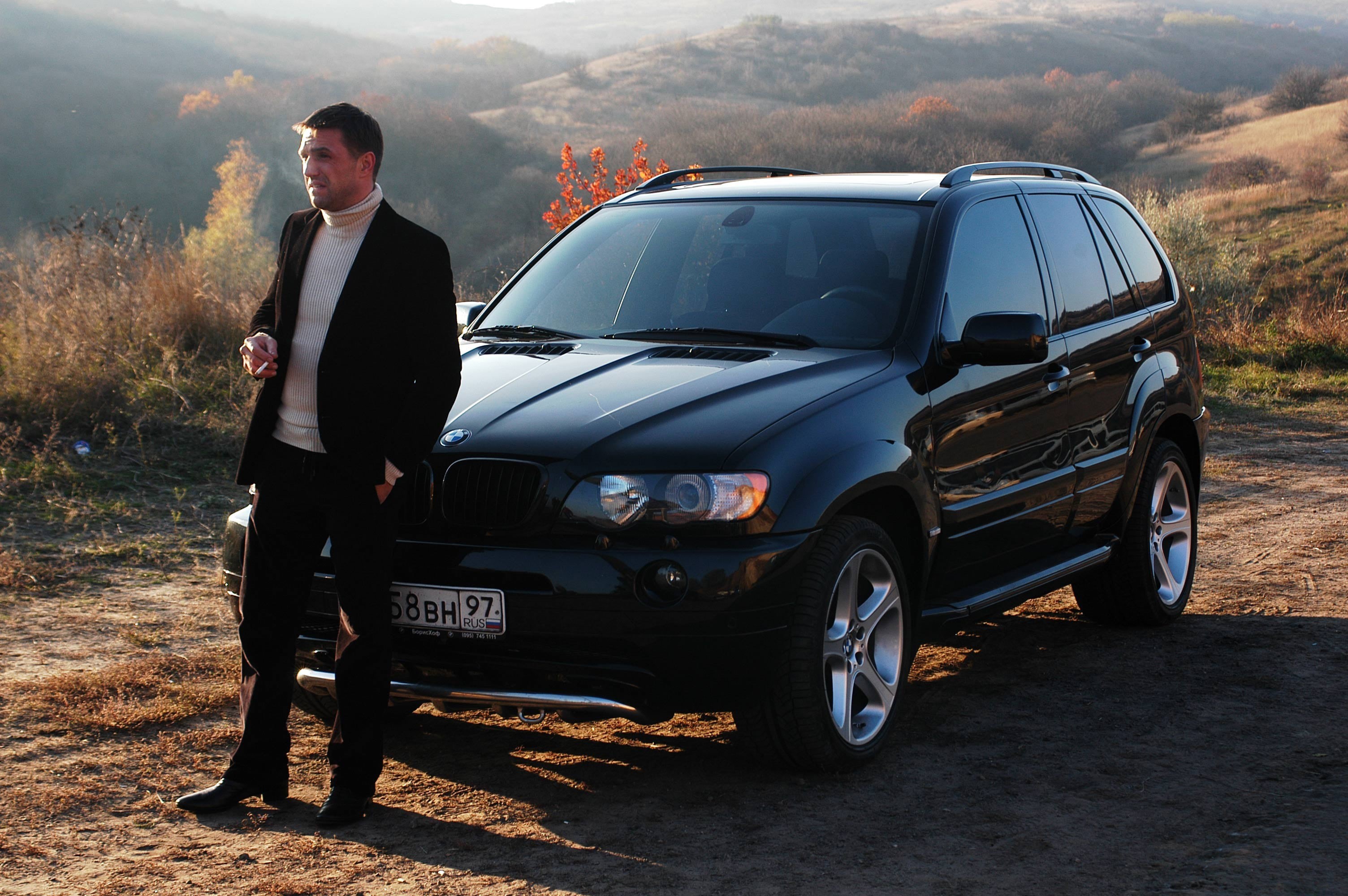 Vladimir Vdovichenkov, well-dressed, bmw, adult, car, street, mode of transportation, E53, blazer, road, crossover, nature, one Person, front view, sky, HD Wallpaper
