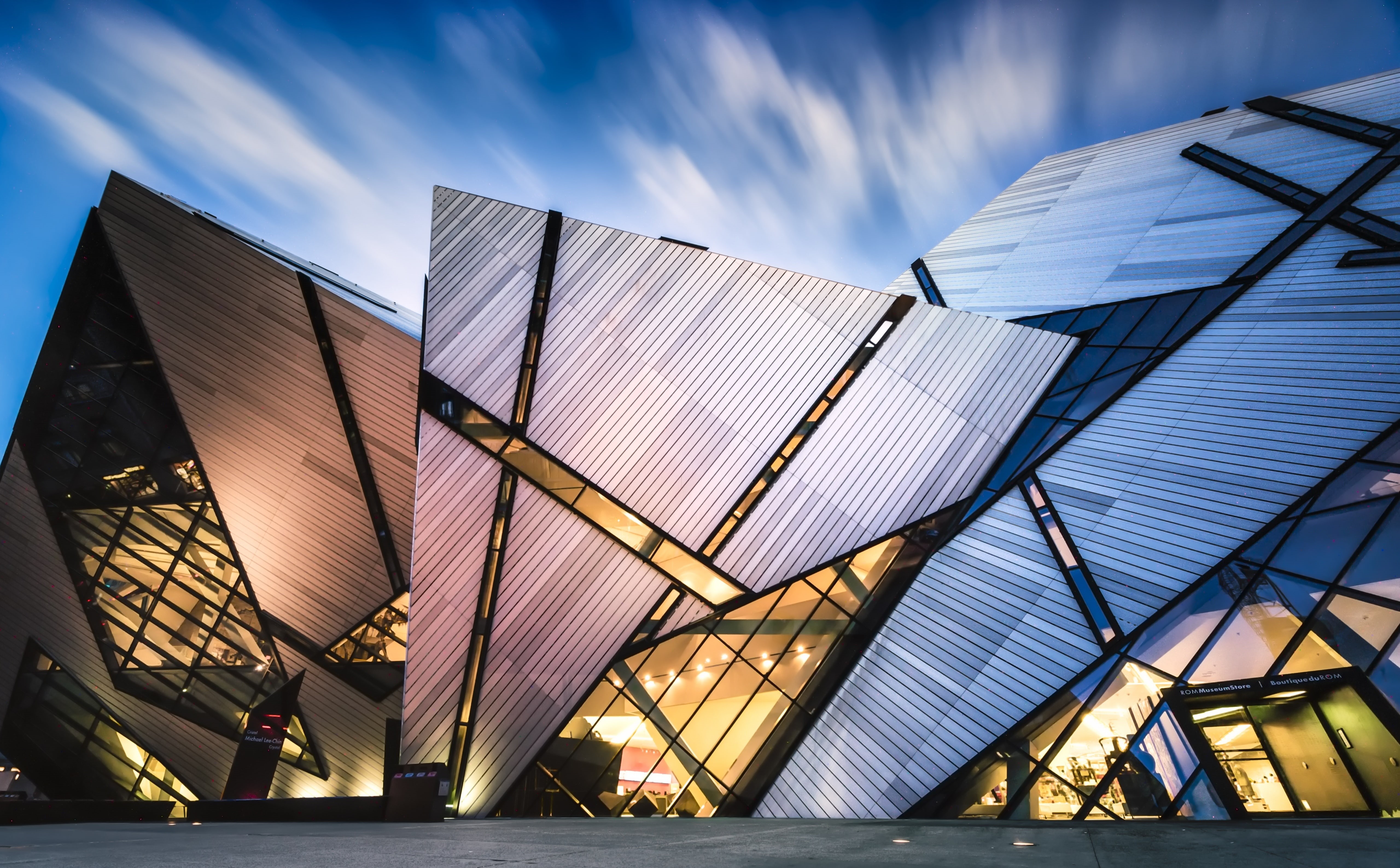 luxury, building exterior, building, dusk, no people, brown, glass, low angle view, Modern, day, downtownToronto, blue, City, illuminated, Museum, RoyalOntarioMuseum, HD Wallpaper