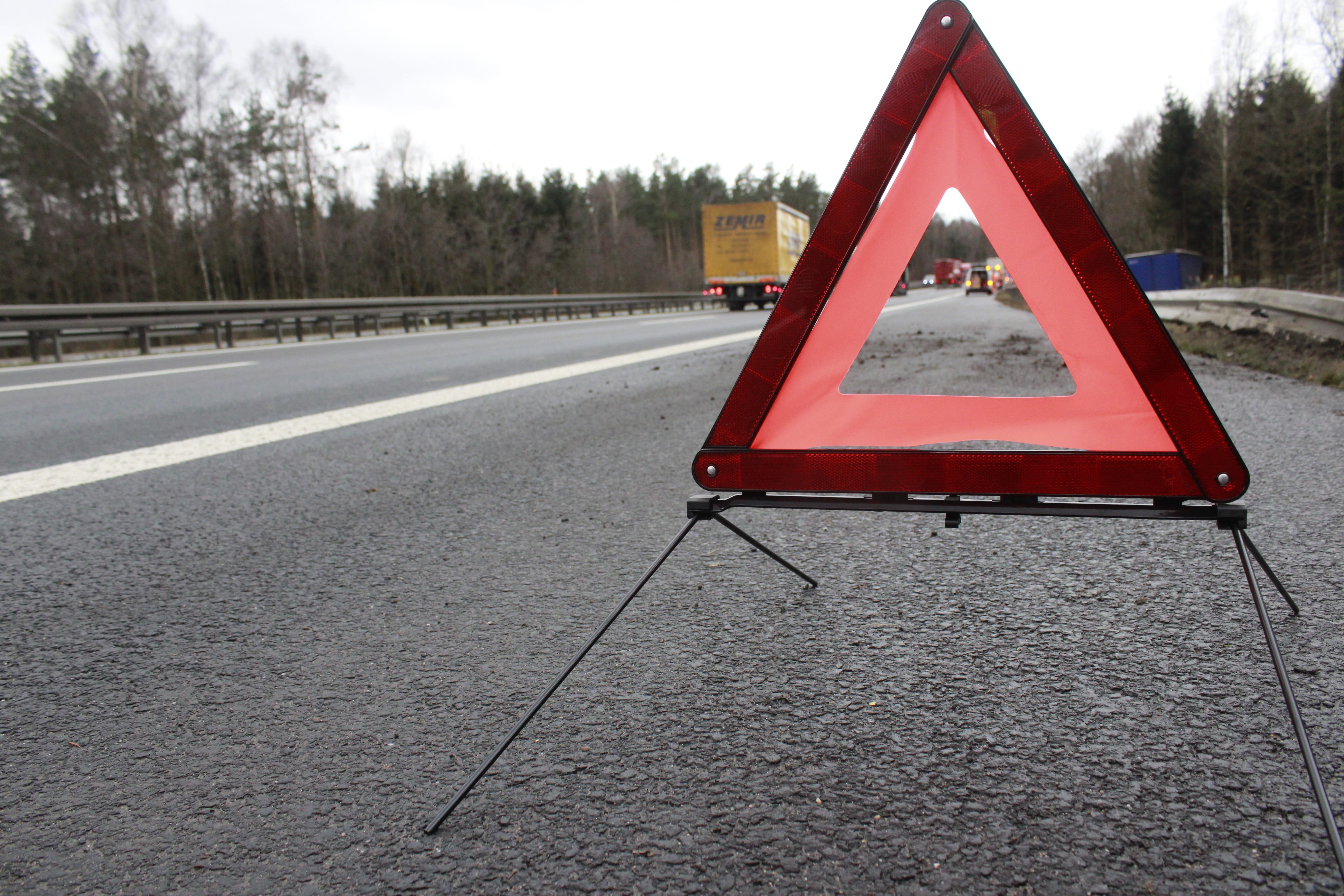 sos, nature, accident, communication, early, shape, first aid, red, emergency, emergency telephone, flat strip, concrete, signage, gray, attention, breakdown, HD Wallpaper
