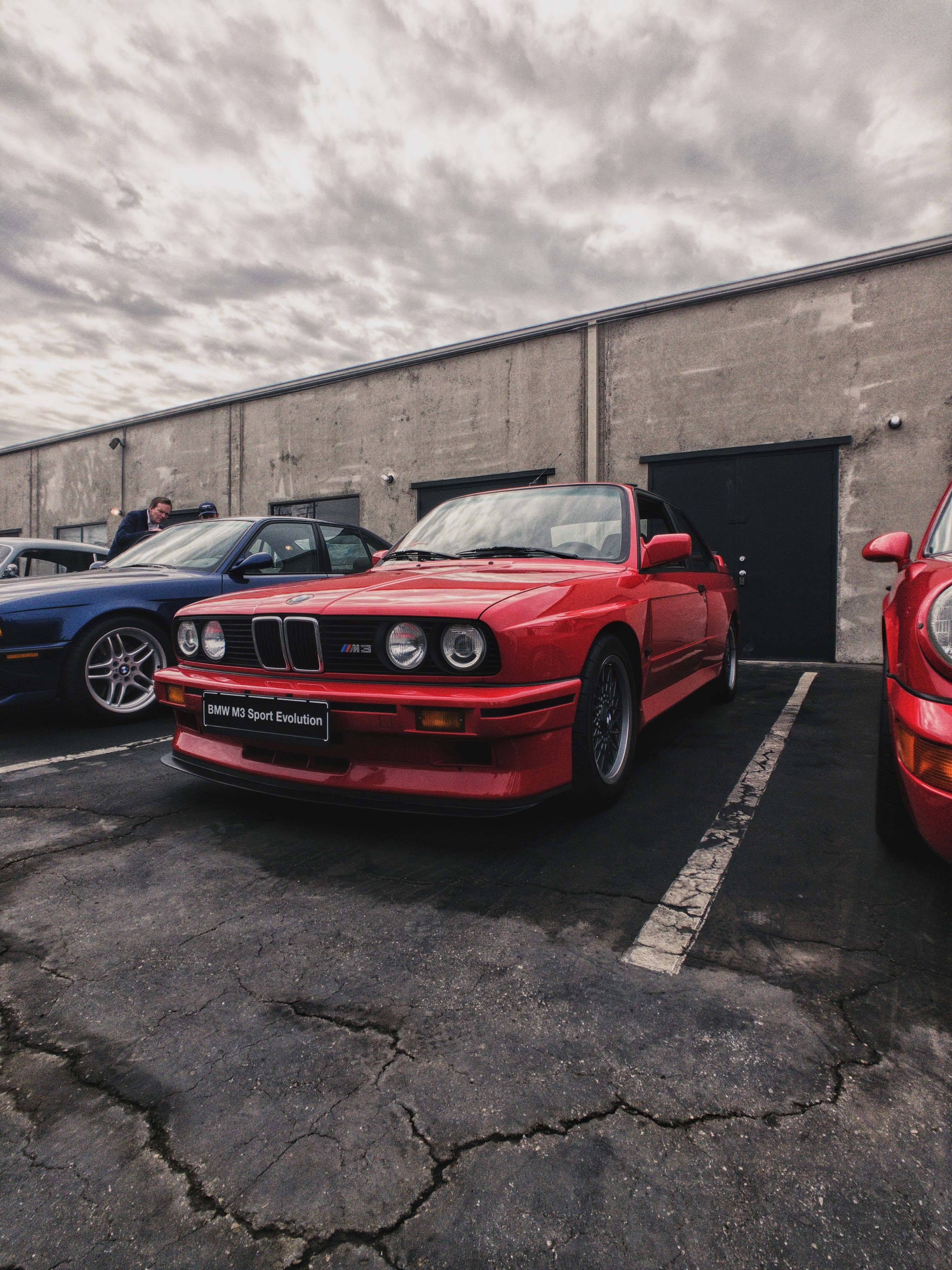 luxury, no people, car, 4K, bmw, united states, built structure, cloud - sky, outdoors, street, city, land vehicle, automotive, mode of transportation, Phone HD Wallpaper