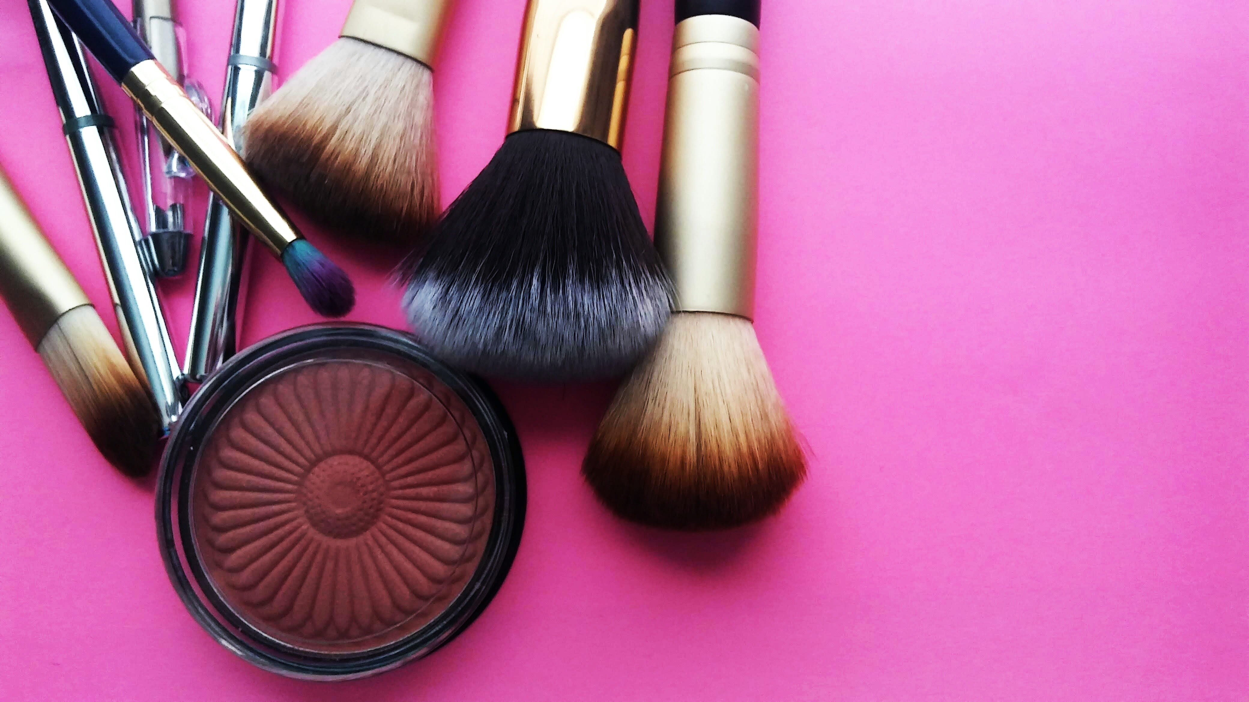 body care and beauty, multi colored, close-up, pink color, glamour, make-up brush, make-up, beauty, indoors, blush - make-up, 4K, table, variation, art and craft, HD Wallpaper