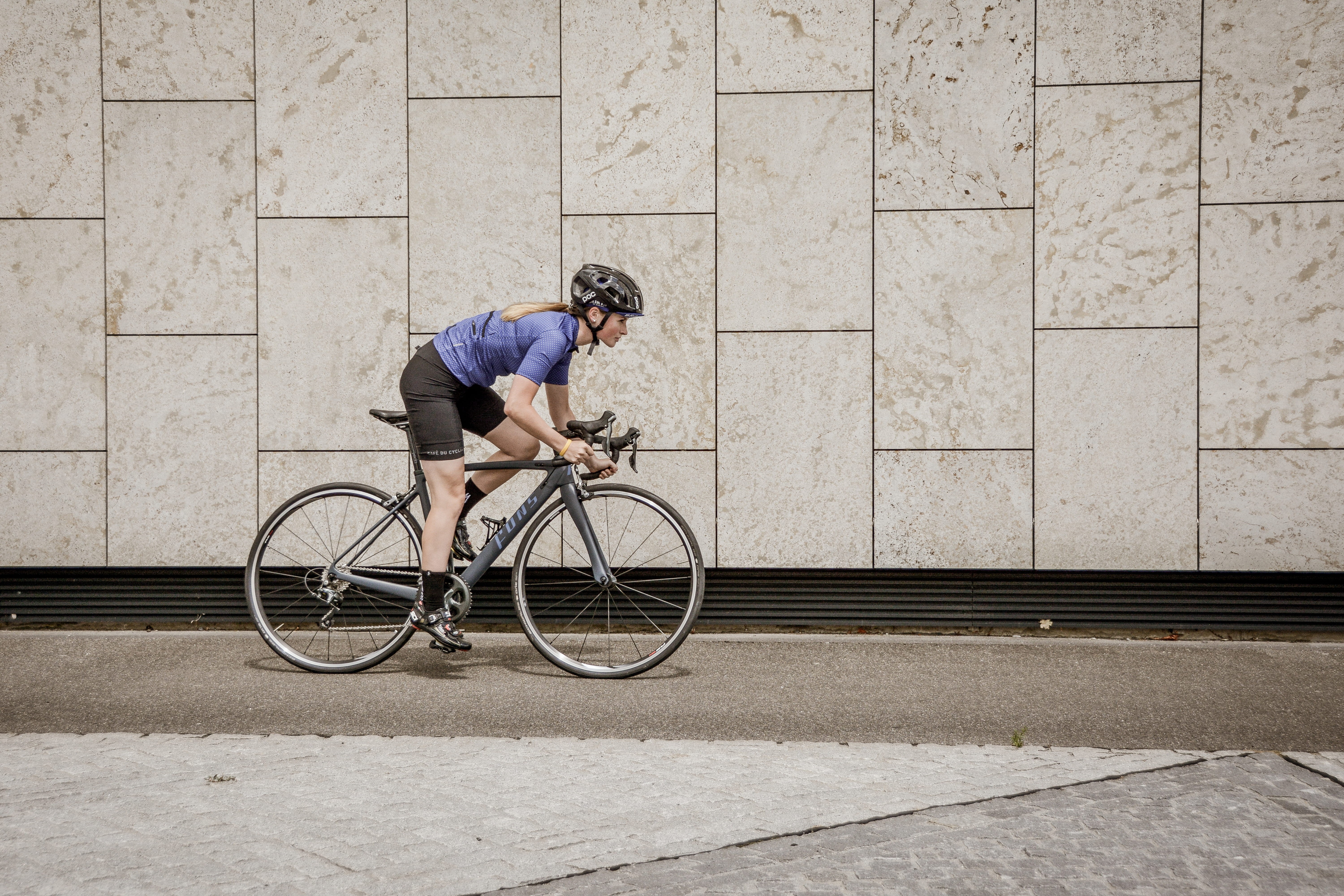 5K, activity, real people, cycle, woman, ride, road, men, city, cycling, street, leisure activity, outdoors, architecture, motion, transportation, mode of transportation, HD Wallpaper