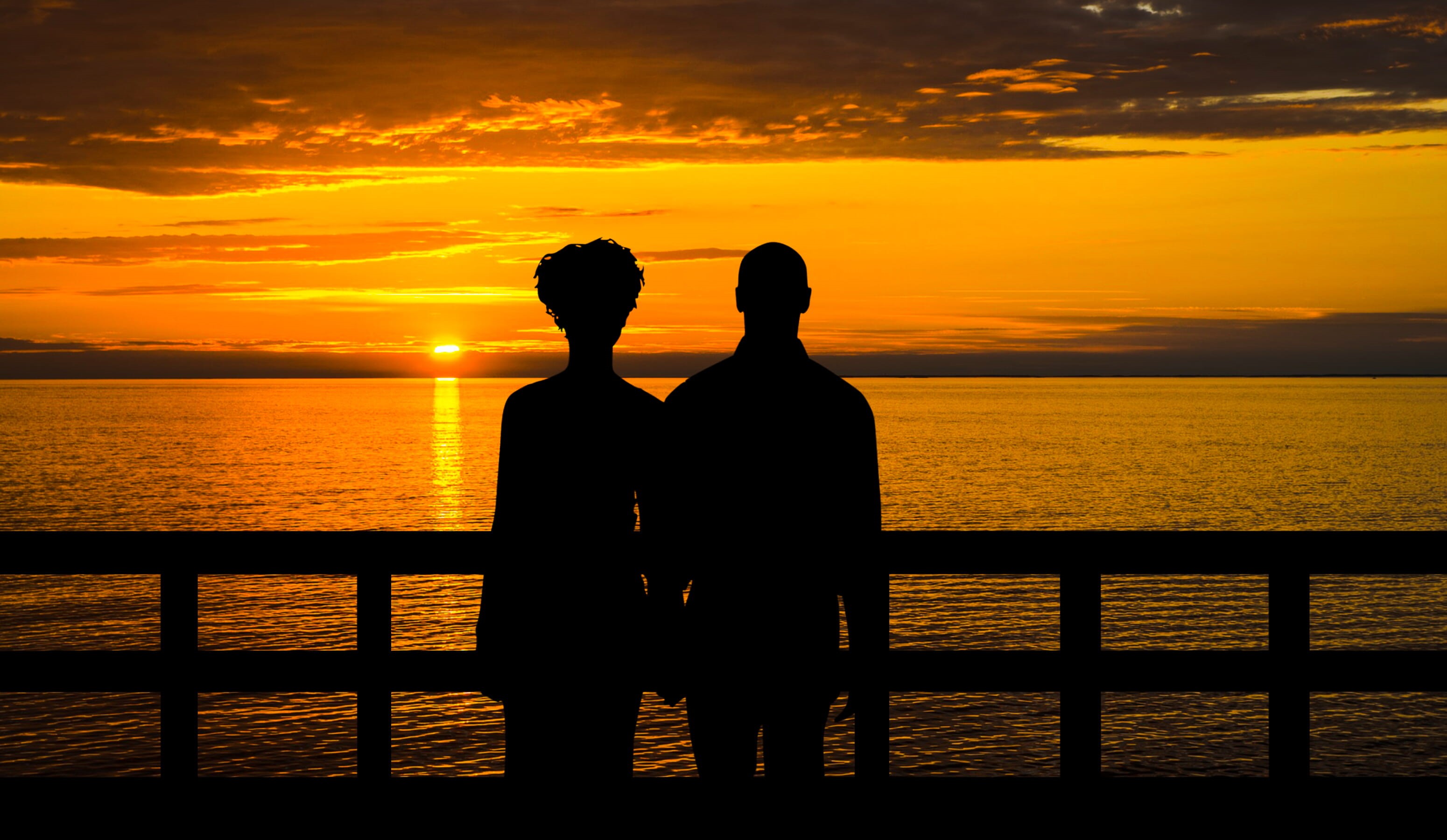man, beauty in nature, water, nature, young, railing, sea, togetherness, horizon over water, orange color, photo, love, looking at view, positive emotion, HD Wallpaper