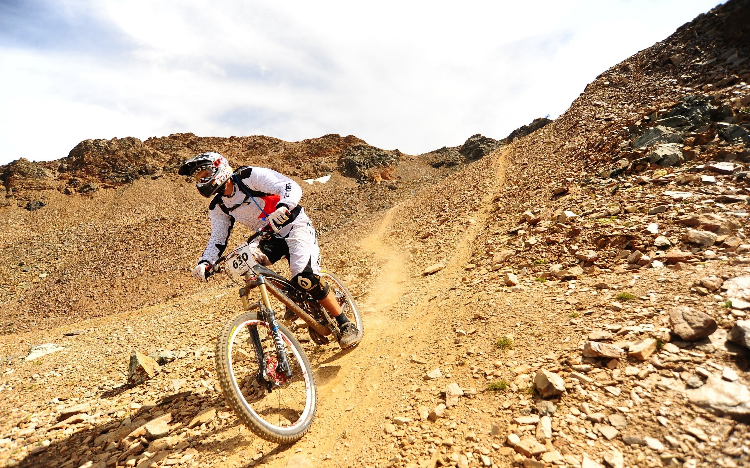 rock, lifestyles, sport, adventure, bike, ride, motion, transportation, sports, hardtail, day, real people, 2K, land vehicle, activity, land, bicycle, HD Wallpaper