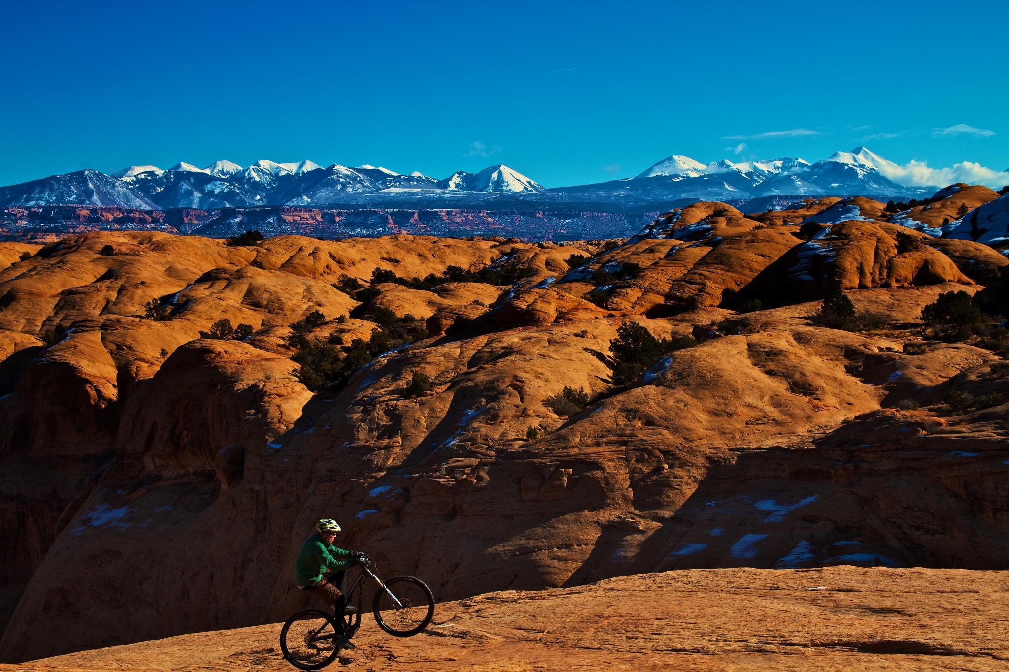 range, canon  eos  7d, people, desert, riding, landscape, mountain  biking, daytime, cool, scenics, mountain range, 1080P, mountain, person, canon 7d, HD Wallpaper
