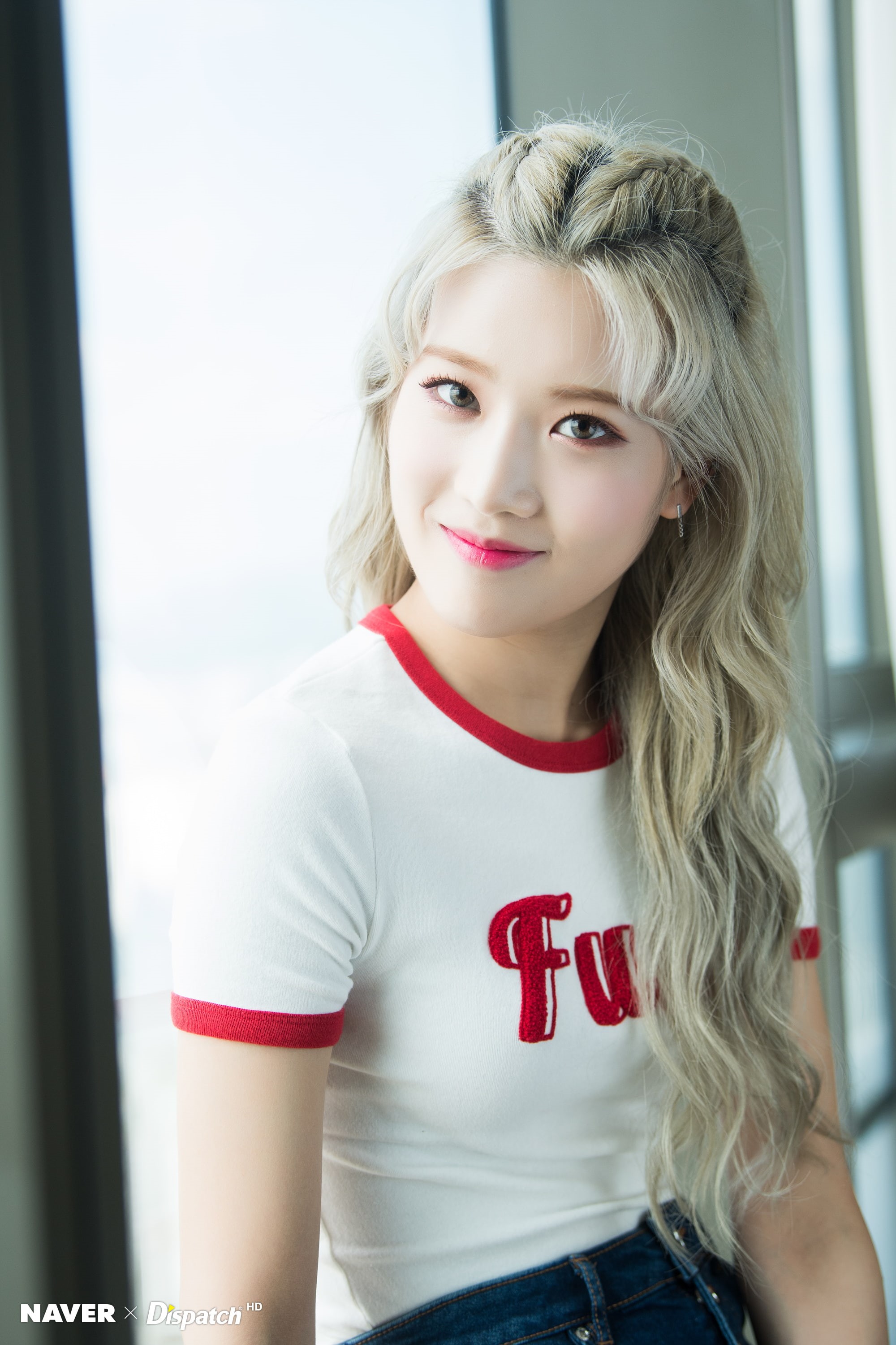 young women, beautiful woman, waist up, casual clothing, LOONA, blond hair, hairstyle, looking at camera, adult, indoors, young adult, Kim Lip, smiling, Phone HD Wallpaper