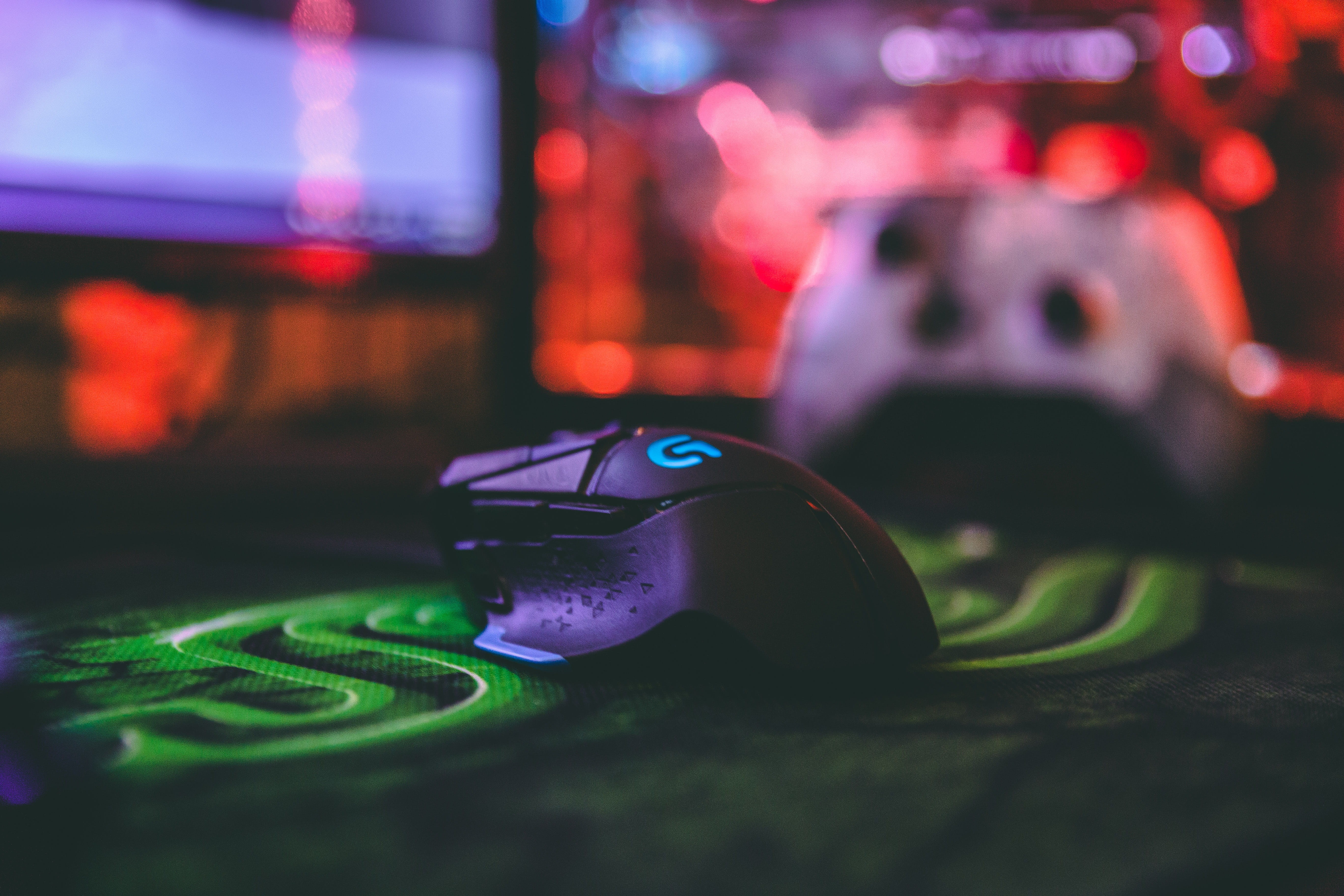 computer, 5K, indoors, table, no people, toy, green color, animal themes, multi colored, toy car, close-up, art and craft, controller, mouse, animal representation, HD Wallpaper
