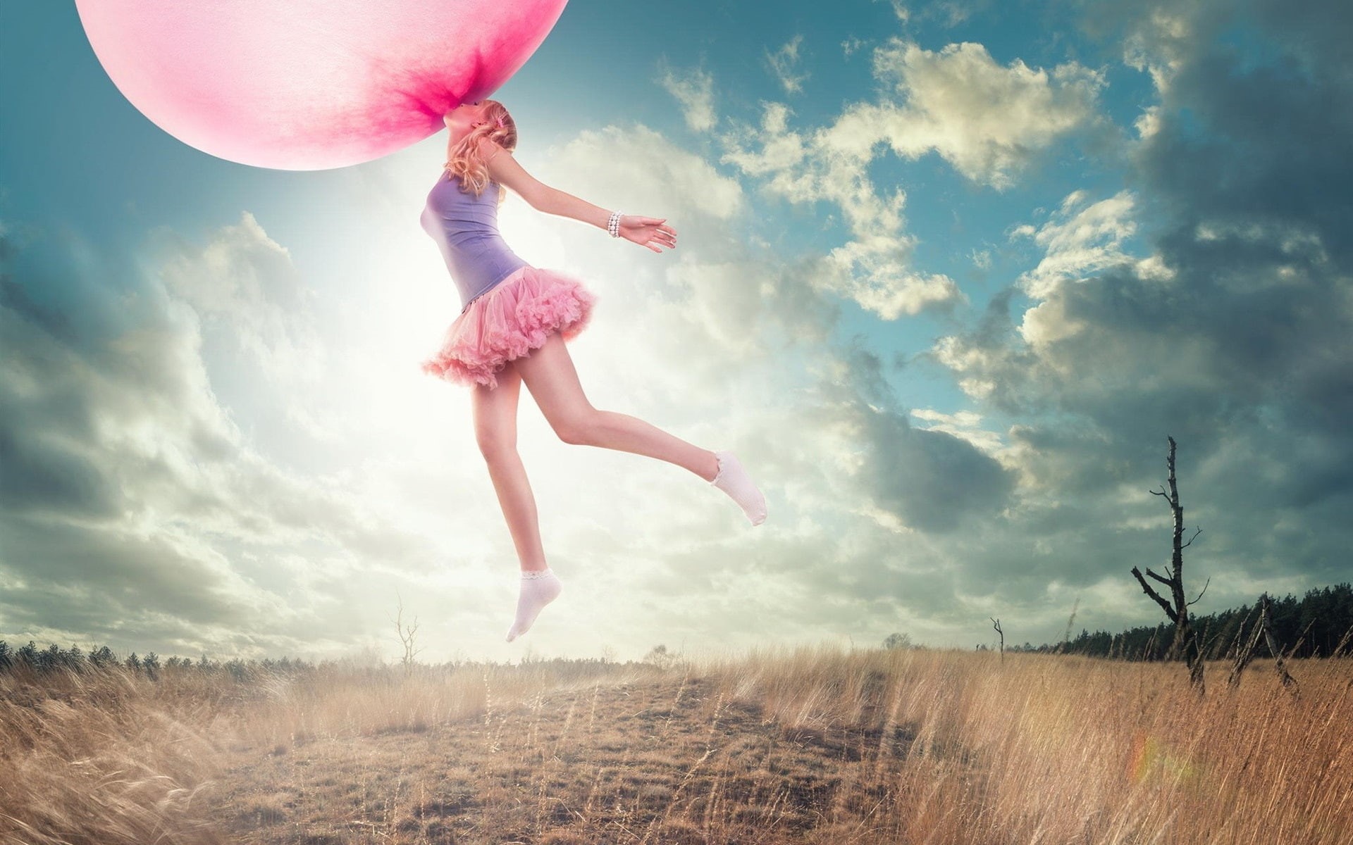 Gum, Oversized, Pictures, Bubble, Girl, Grass, 1080P, Creative, Flying, Chewing, HD Wallpaper