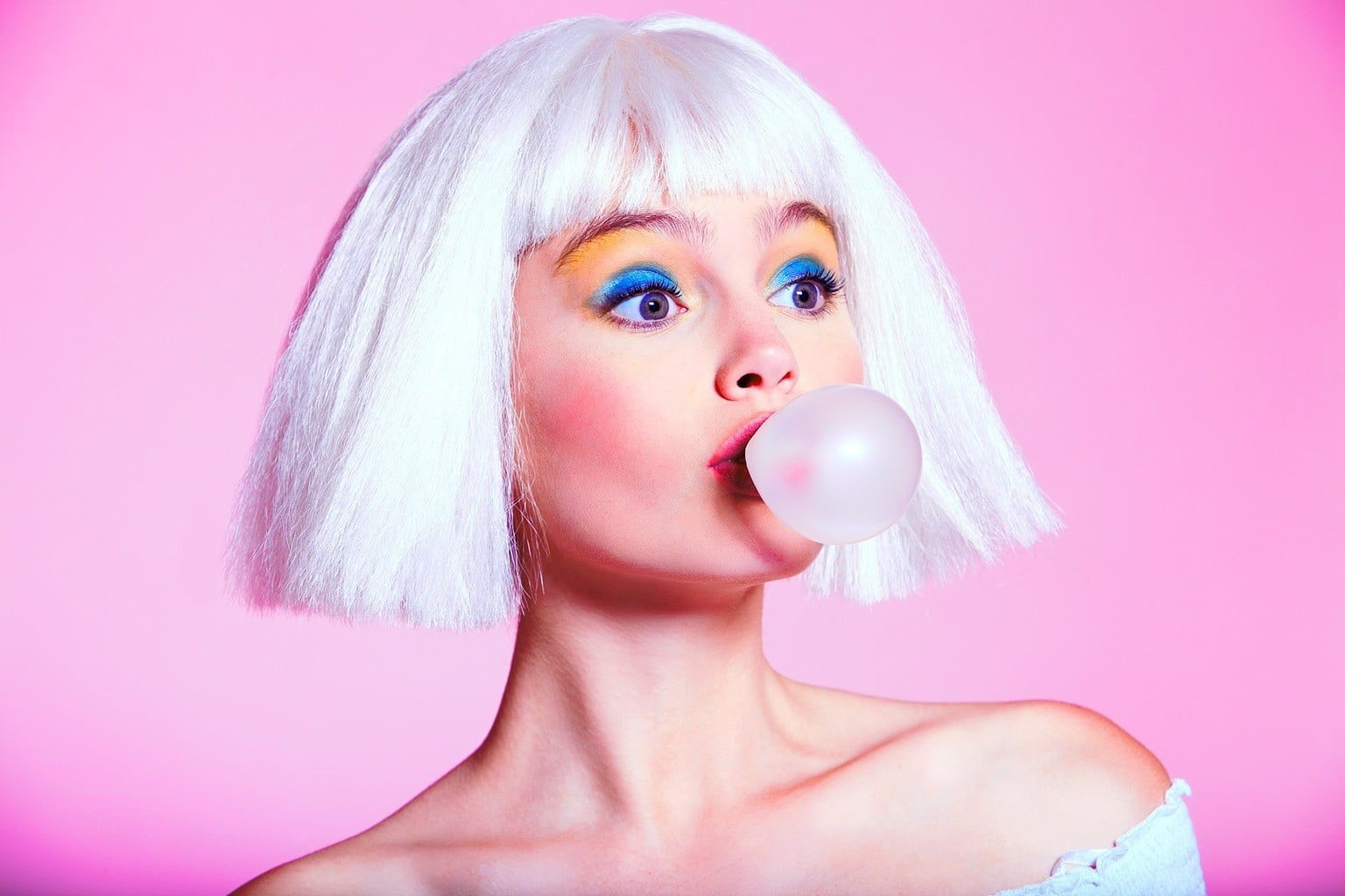 720P, human face, close-up, portrait, women, bubblegum, young adult, hairstyle, blond hair, beauty, studio shot, mouth open, indoors, dyed hair, pink background, HD Wallpaper