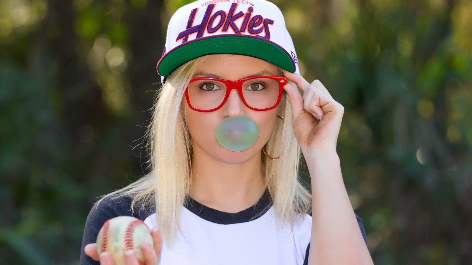 720P, bubble gum, women, HD Wallpaper