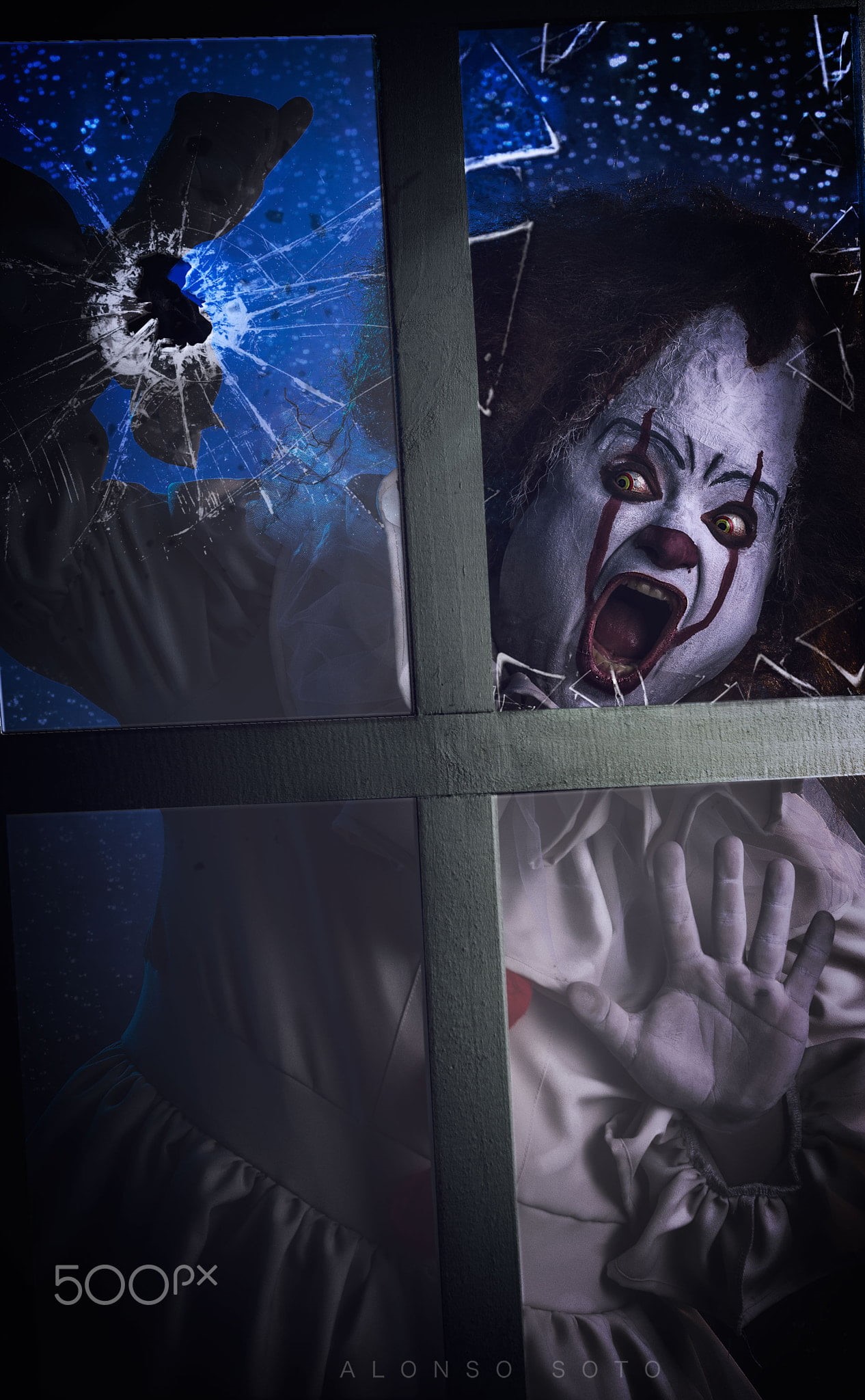clowns, negative emotion, terrified, surprise, horror, dark, evil, 1080P, adult, violence, emotion, crime, mouth open, Alonso Soto, people, law, fear, Phone HD Wallpaper