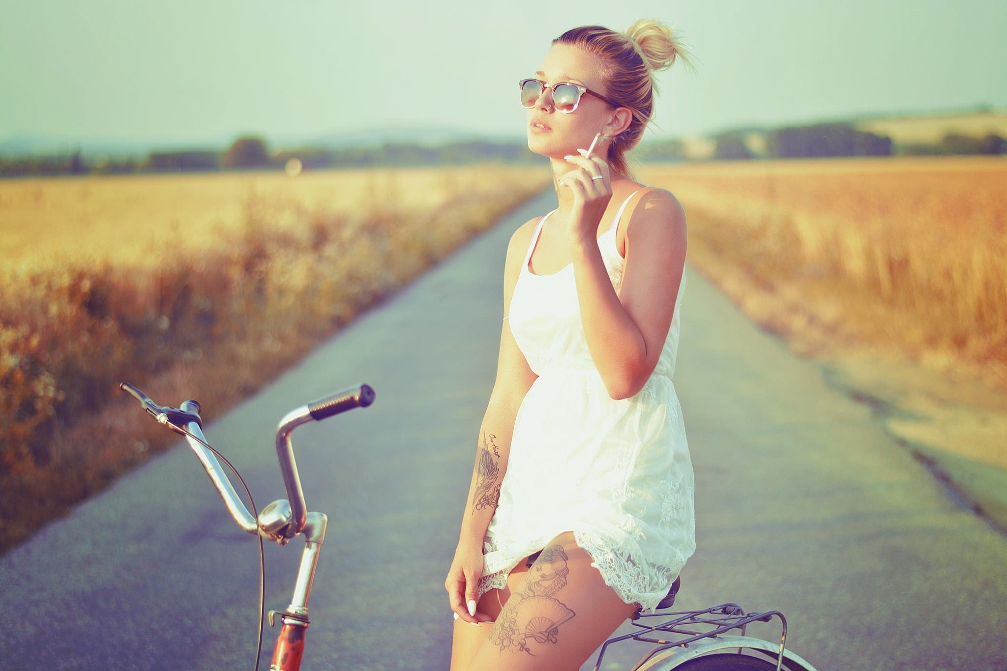 cigars, real people, day, transportation, casual clothing, model, fashion, adult, women, beautiful woman, 1080P, women with glasses, bicycle, three quarter length, HD Wallpaper