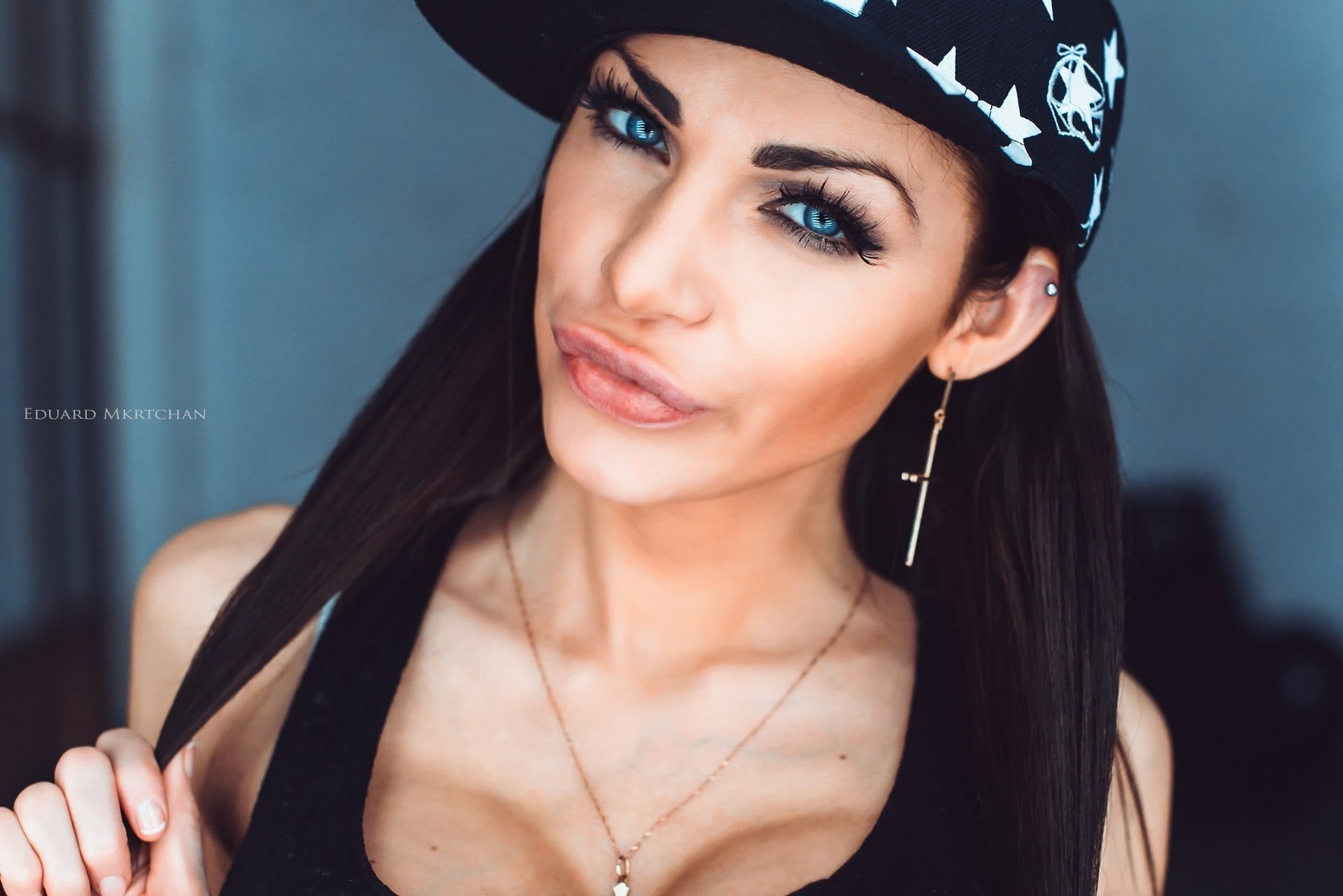 close-up, face, young adult, young women, tank, fashion, real people, black, looking at camera, 1080P, hairstyle, adult, headshot, s, beauty, indoors, HD Wallpaper