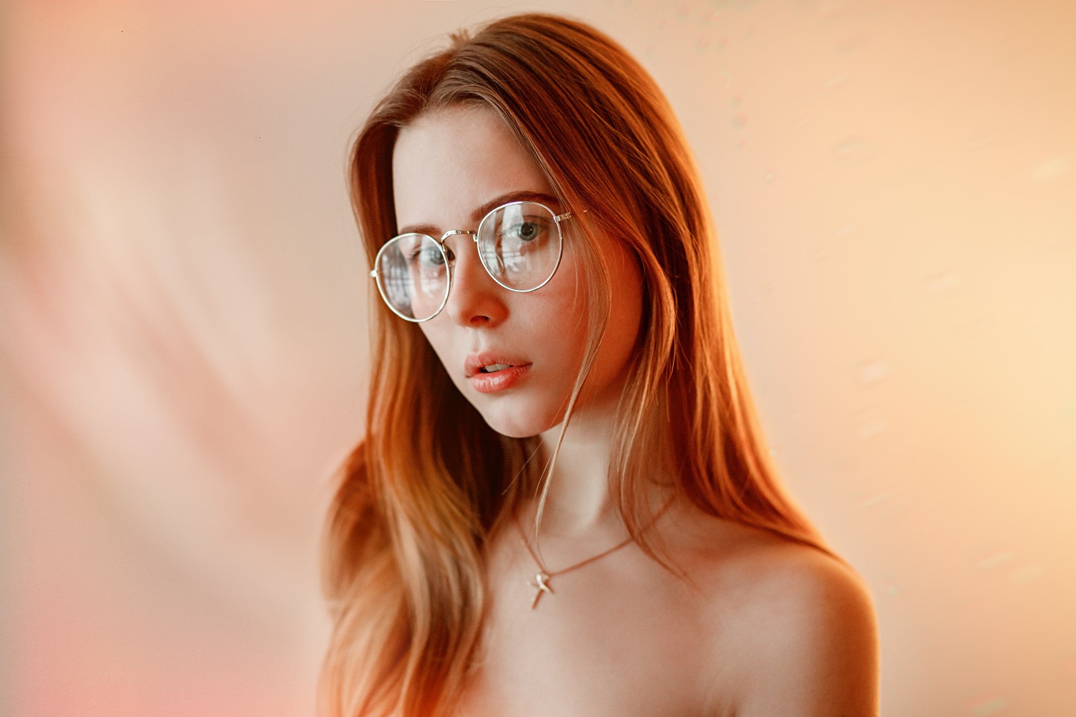 hairstyle, 1080P, young adult, portrait, long hair, face, woman, hair, simple background, looking at camera, one person, women with glasses, adult, beauty, HD Wallpaper
